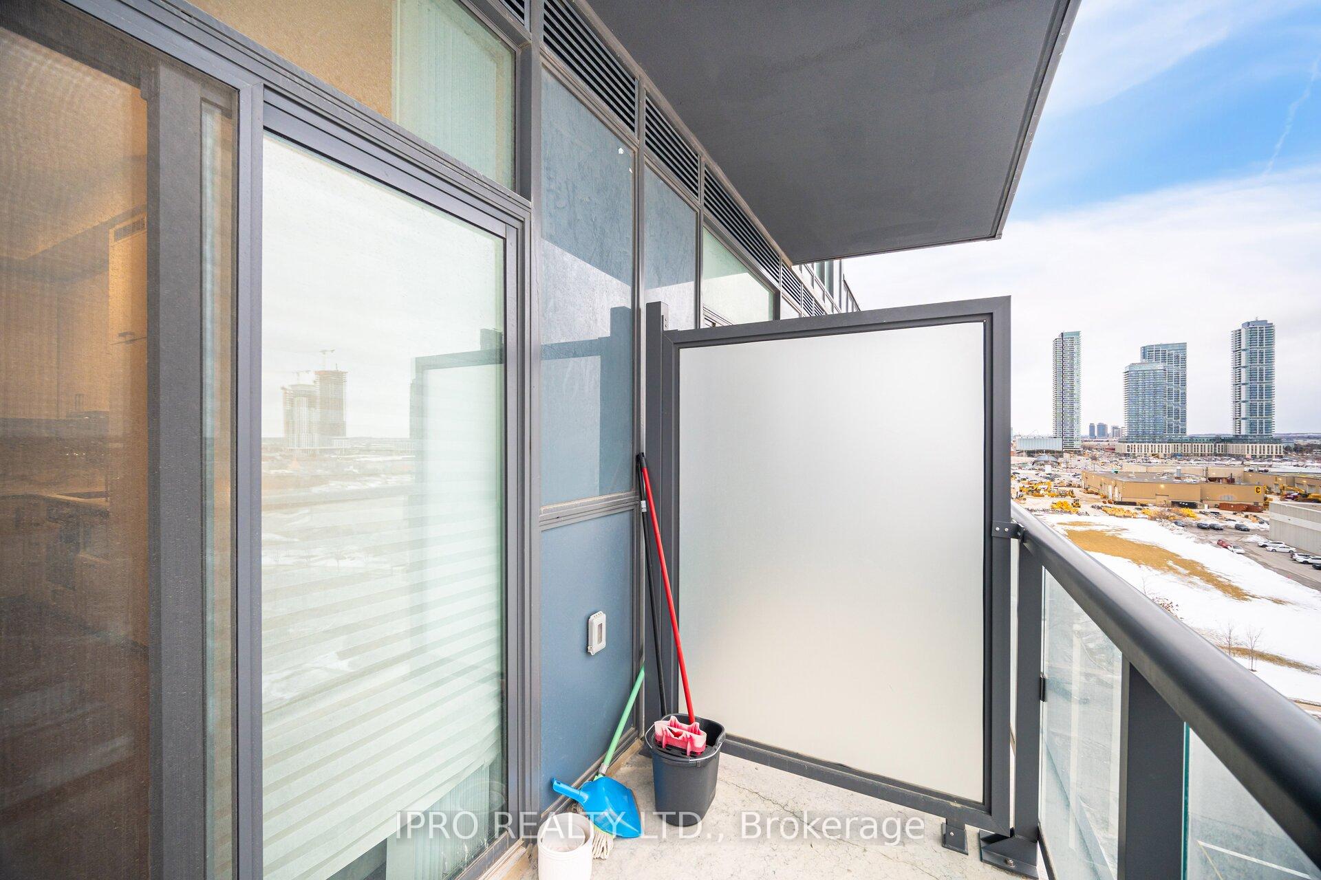 Photo 24 of Unit 911, 60 Honeycrisp Crescent, Vaughan, Vaughan Corporate Centre — HOMEH