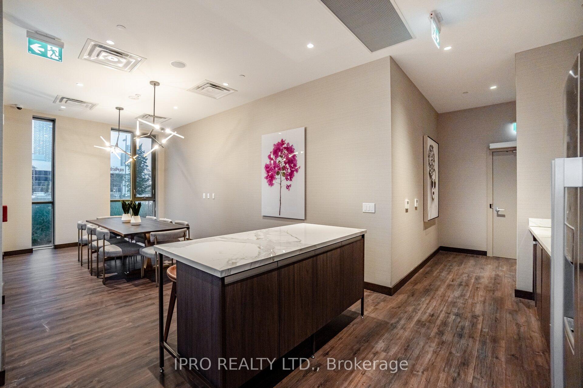 Photo 29 of Unit 911, 60 Honeycrisp Crescent, Vaughan, Vaughan Corporate Centre — HOMEH