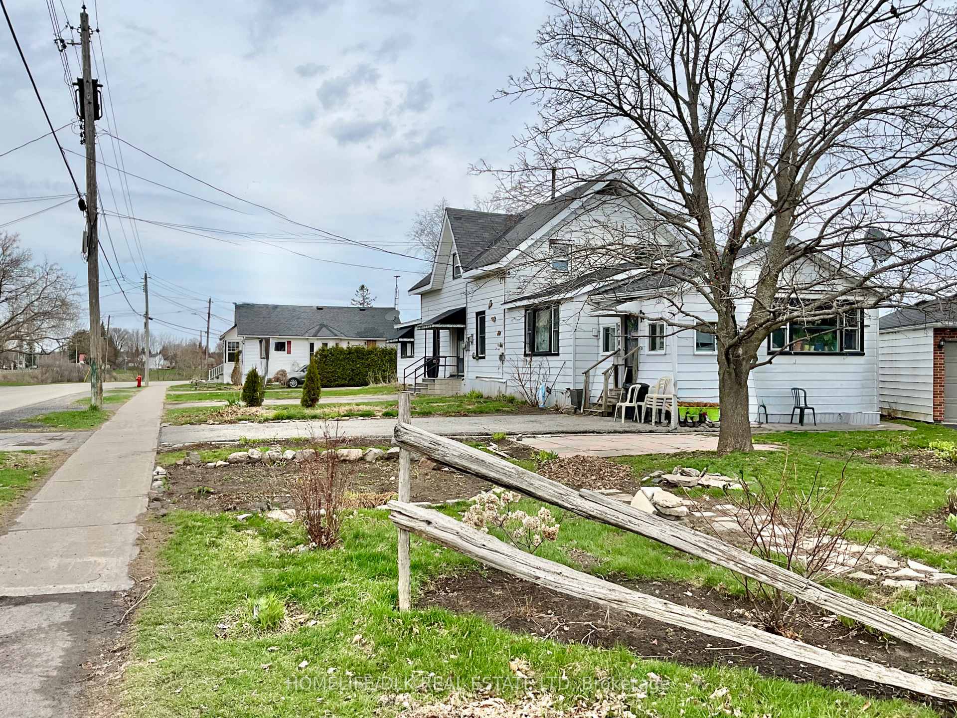 Photo 3 of 706 Benson Street, Edwardsburgh/Cardinal, Town of Cardinal — HOMEH