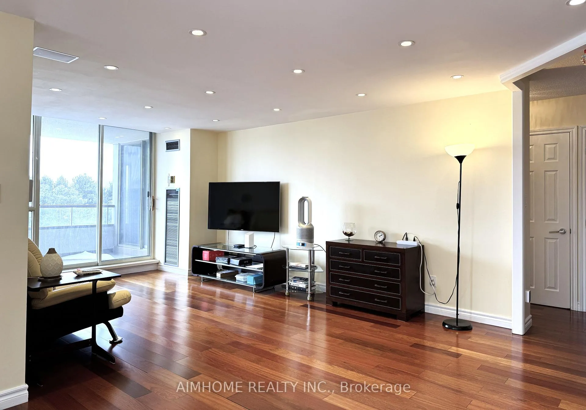 Photo 4 of Unit 404, 175 Bamburgh Circle, Scarborough, Steeles — HOMEH