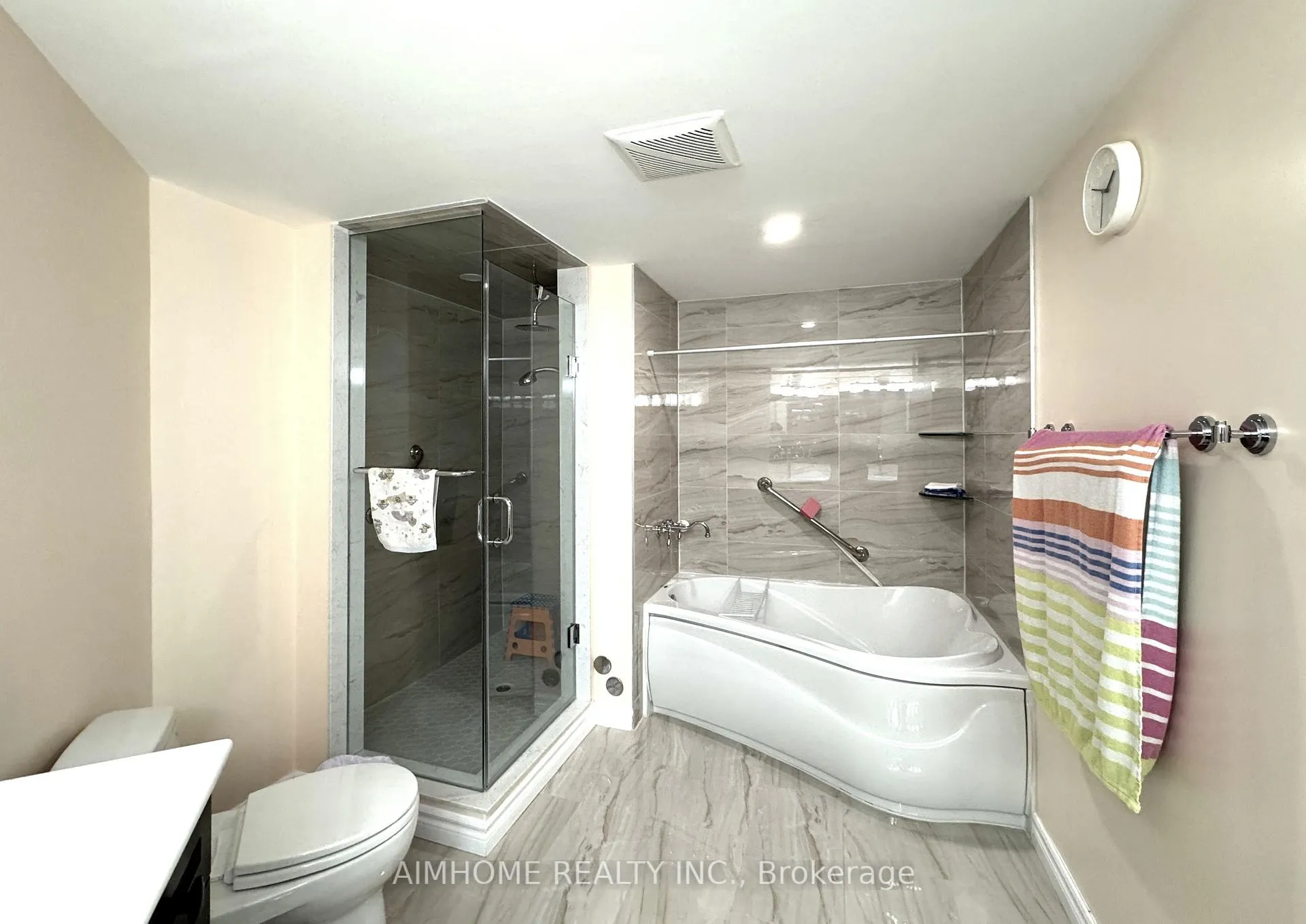Photo 14 of Unit 404, 175 Bamburgh Circle, Scarborough, Steeles — HOMEH