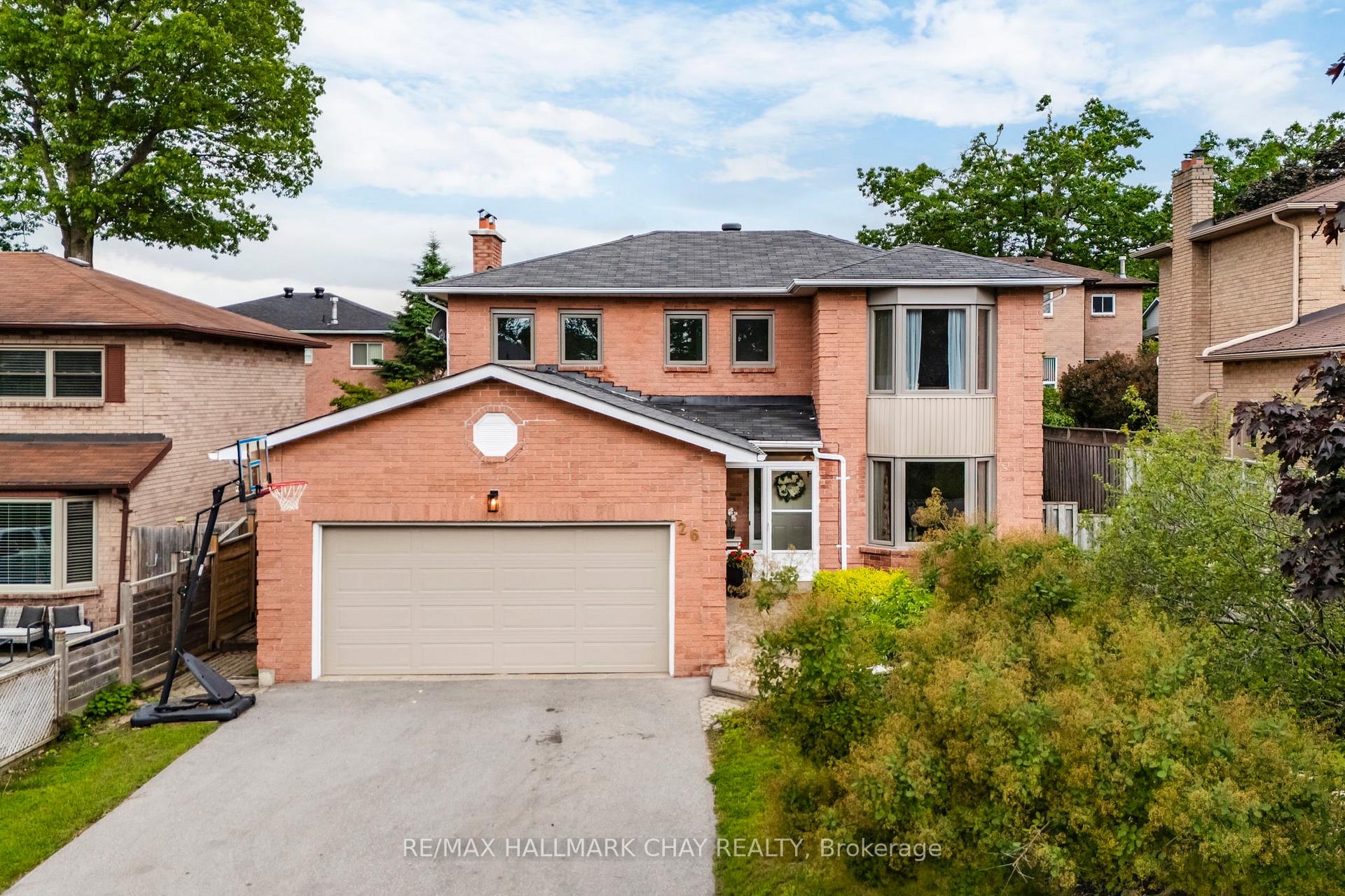 Photo 2 of 26 Kenny Crescent, Barrie, Letitia Heights — HOMEH