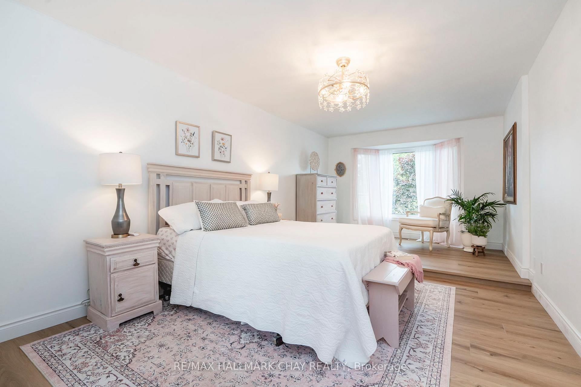 Photo 25 of 26 Kenny Crescent, Barrie, Letitia Heights — HOMEH