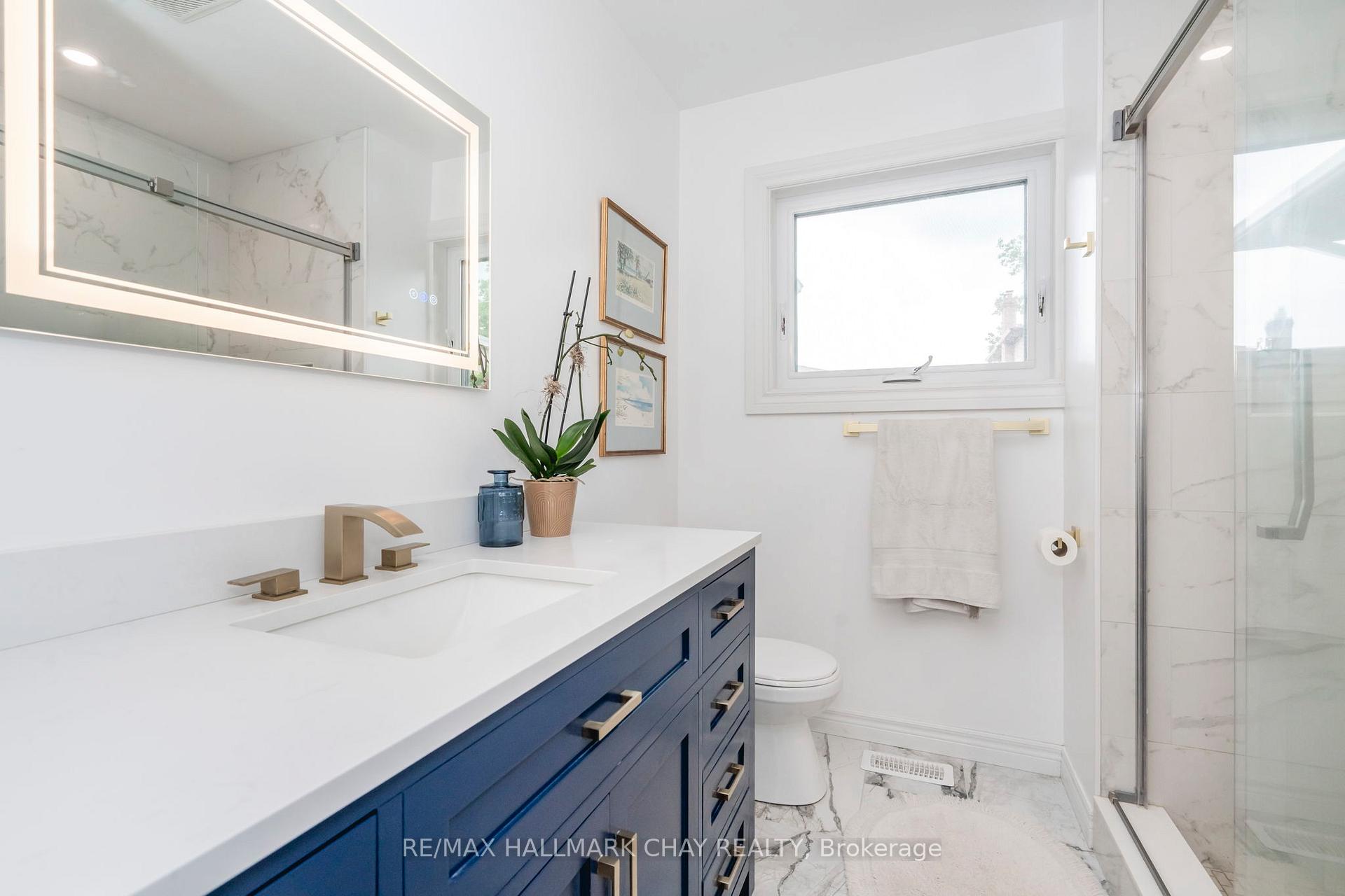 Photo 27 of 26 Kenny Crescent, Barrie, Letitia Heights — HOMEH