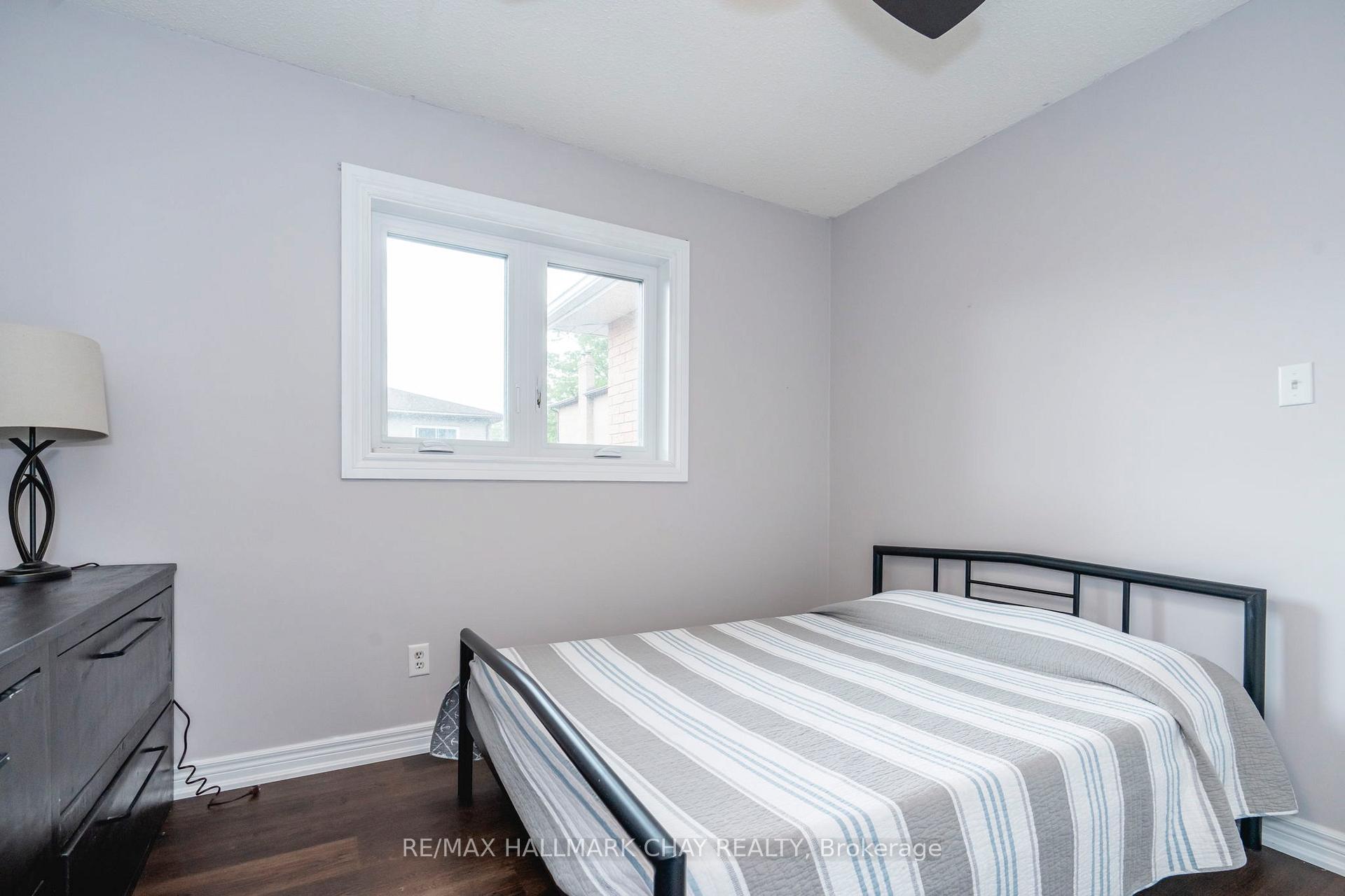 Photo 30 of 26 Kenny Crescent, Barrie, Letitia Heights — HOMEH