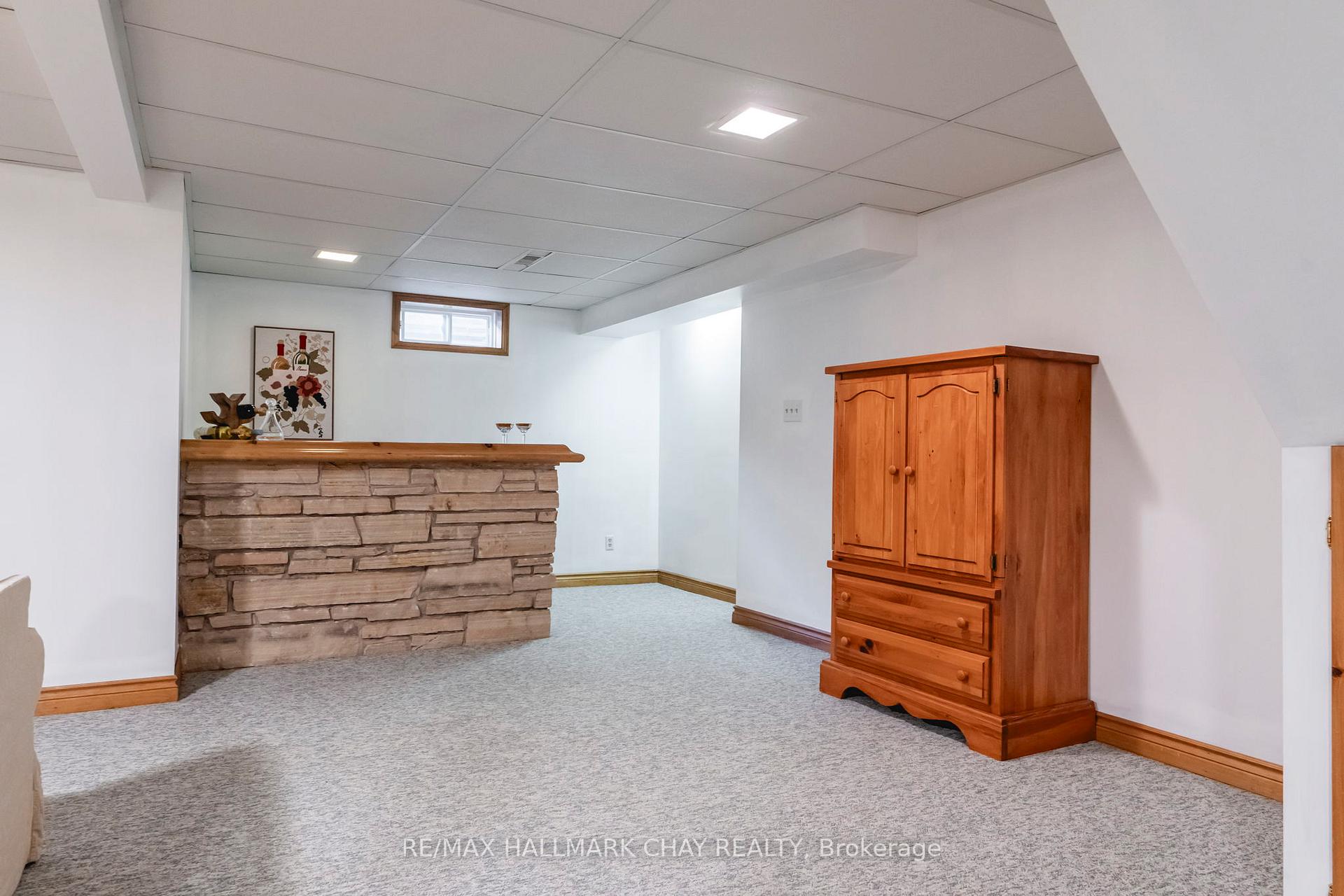 Photo 37 of 26 Kenny Crescent, Barrie, Letitia Heights — HOMEH