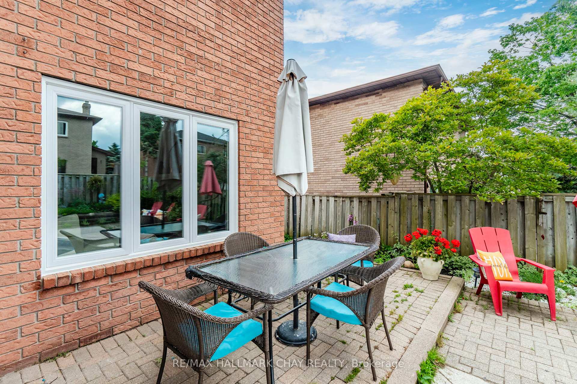 Photo 38 of 26 Kenny Crescent, Barrie, Letitia Heights — HOMEH