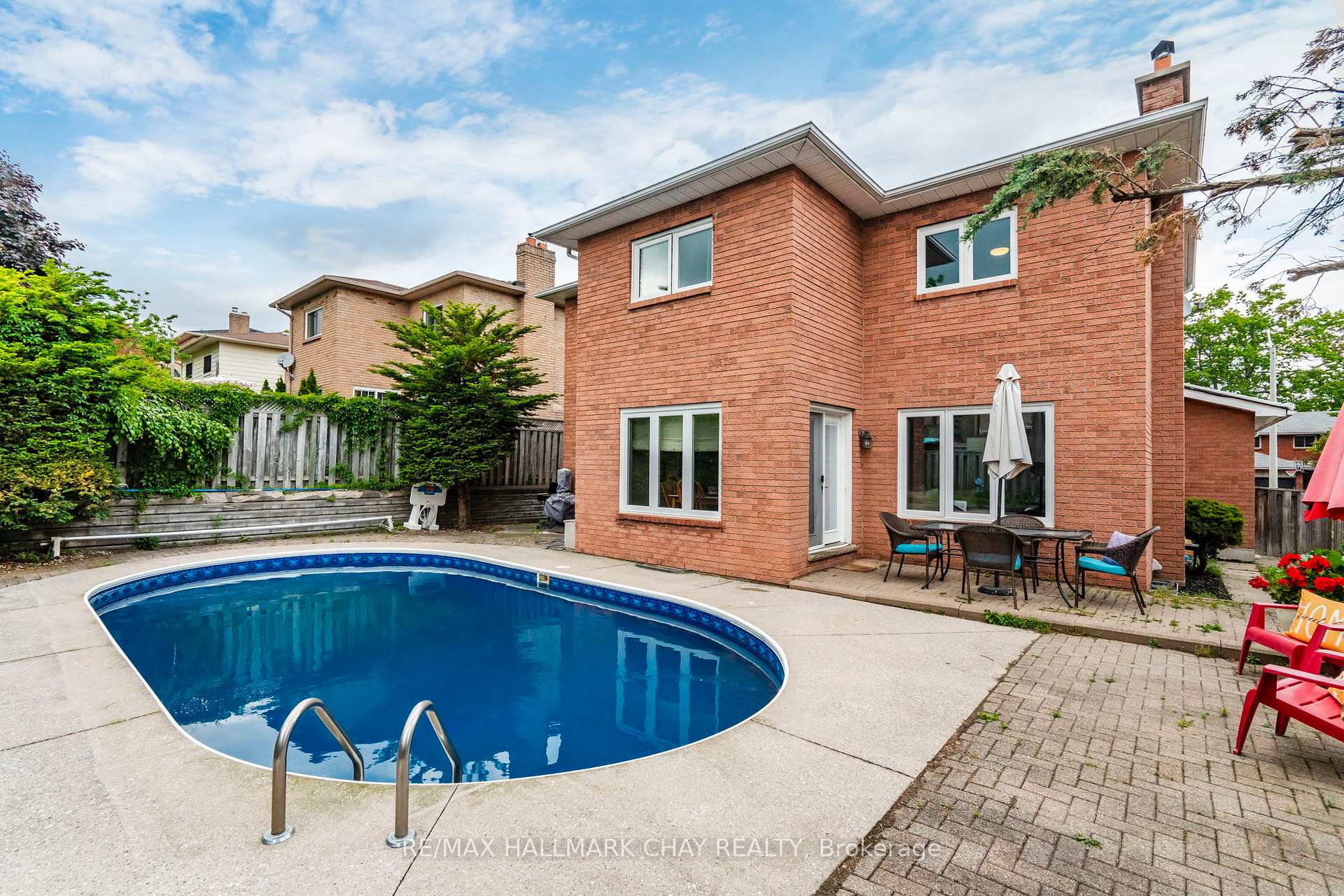Photo 41 of 26 Kenny Crescent, Barrie, Letitia Heights — HOMEH