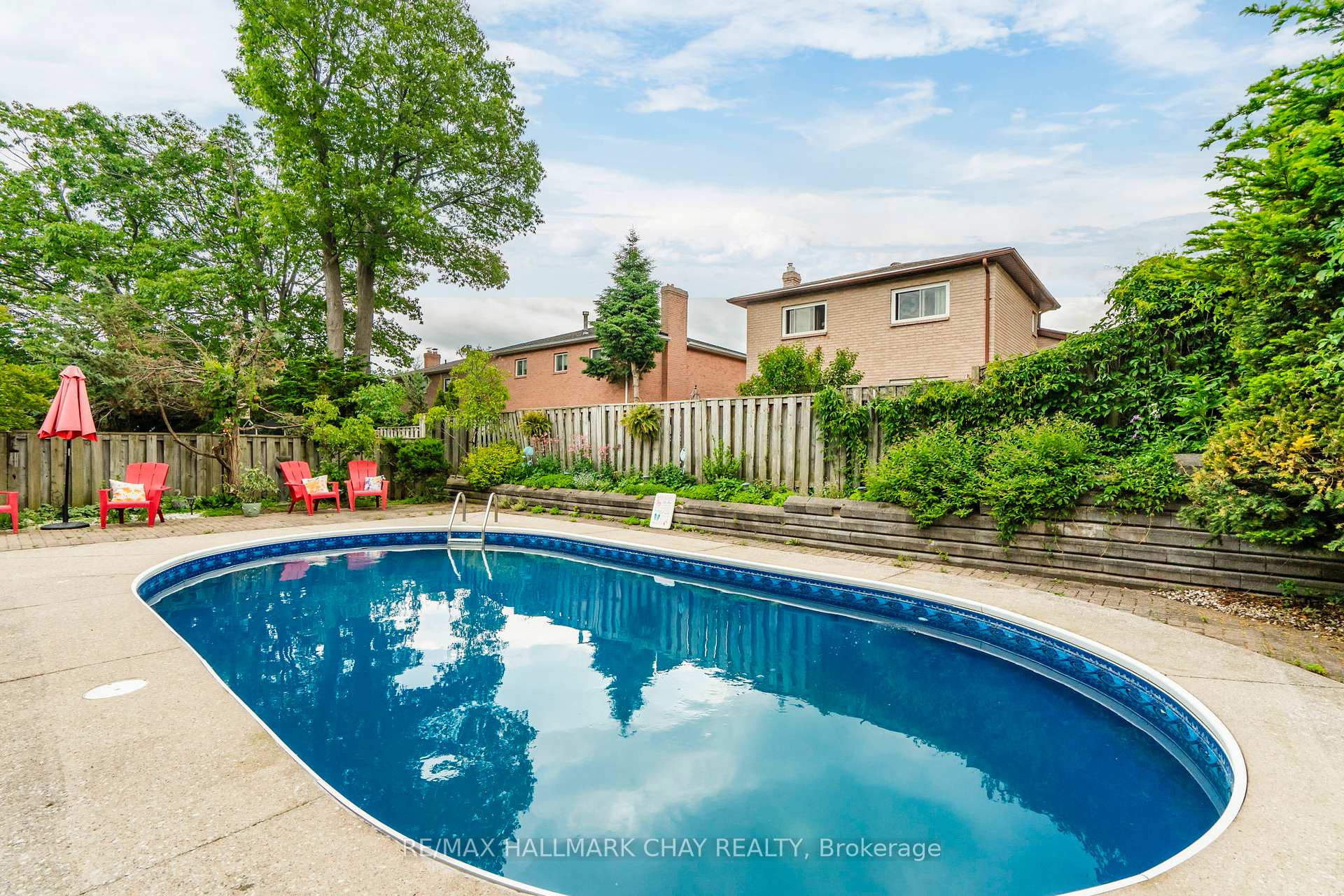 Photo 45 of 26 Kenny Crescent, Barrie, Letitia Heights — HOMEH