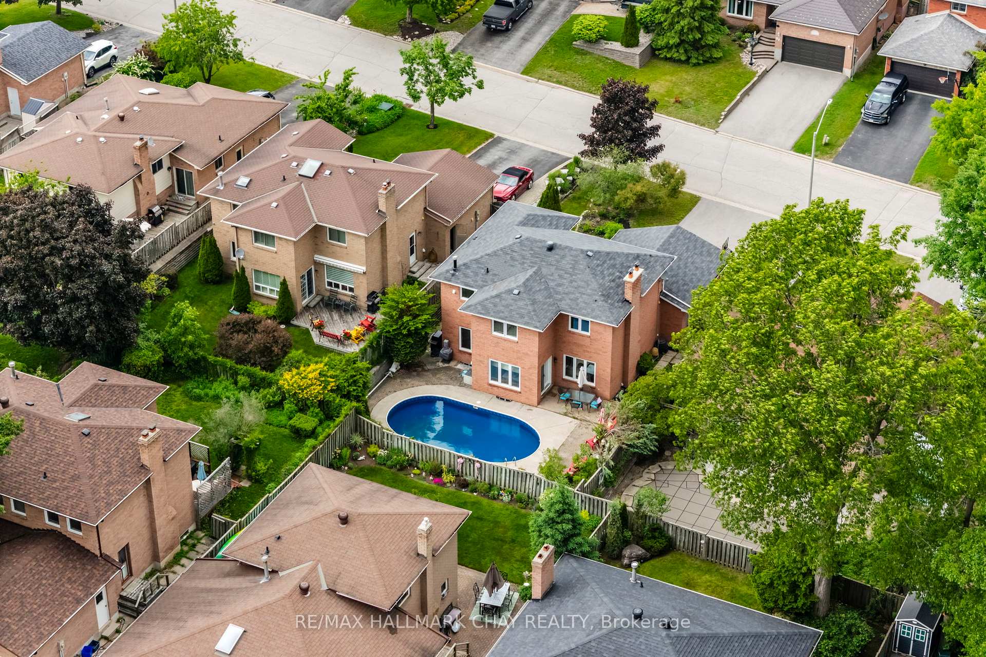 Photo 46 of 26 Kenny Crescent, Barrie, Letitia Heights — HOMEH