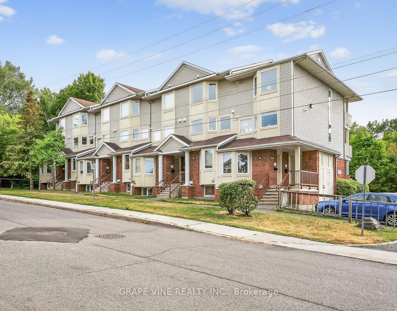 Front of Unit 11, 1400 Wildberry Court