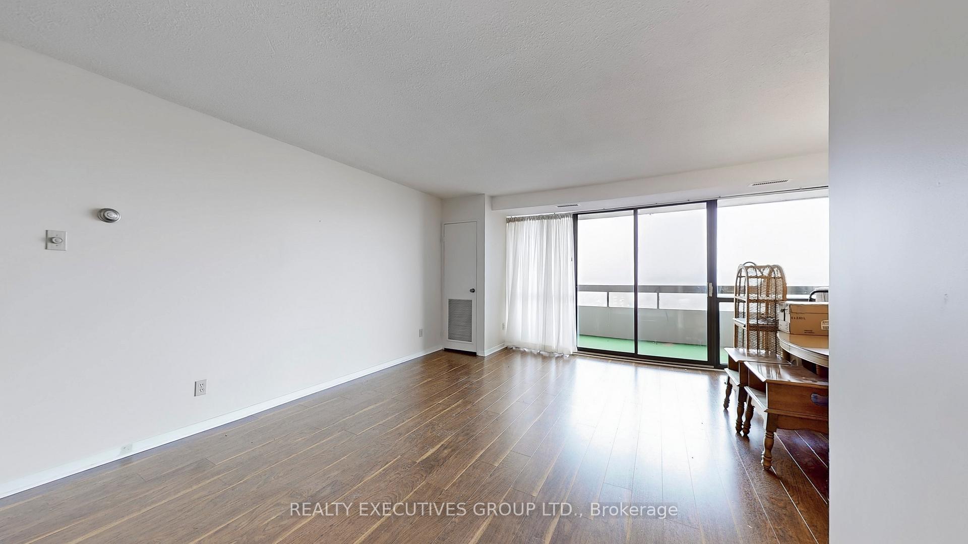 Photo 7 of Unit 1807, 8111 Yonge Street, Markham, Royal Orchard — HOMEH