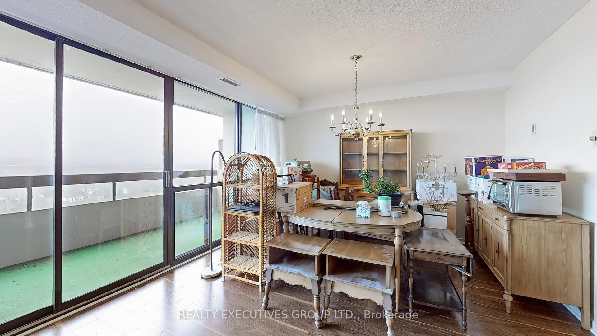 Photo 9 of Unit 1807, 8111 Yonge Street, Markham, Royal Orchard — HOMEH