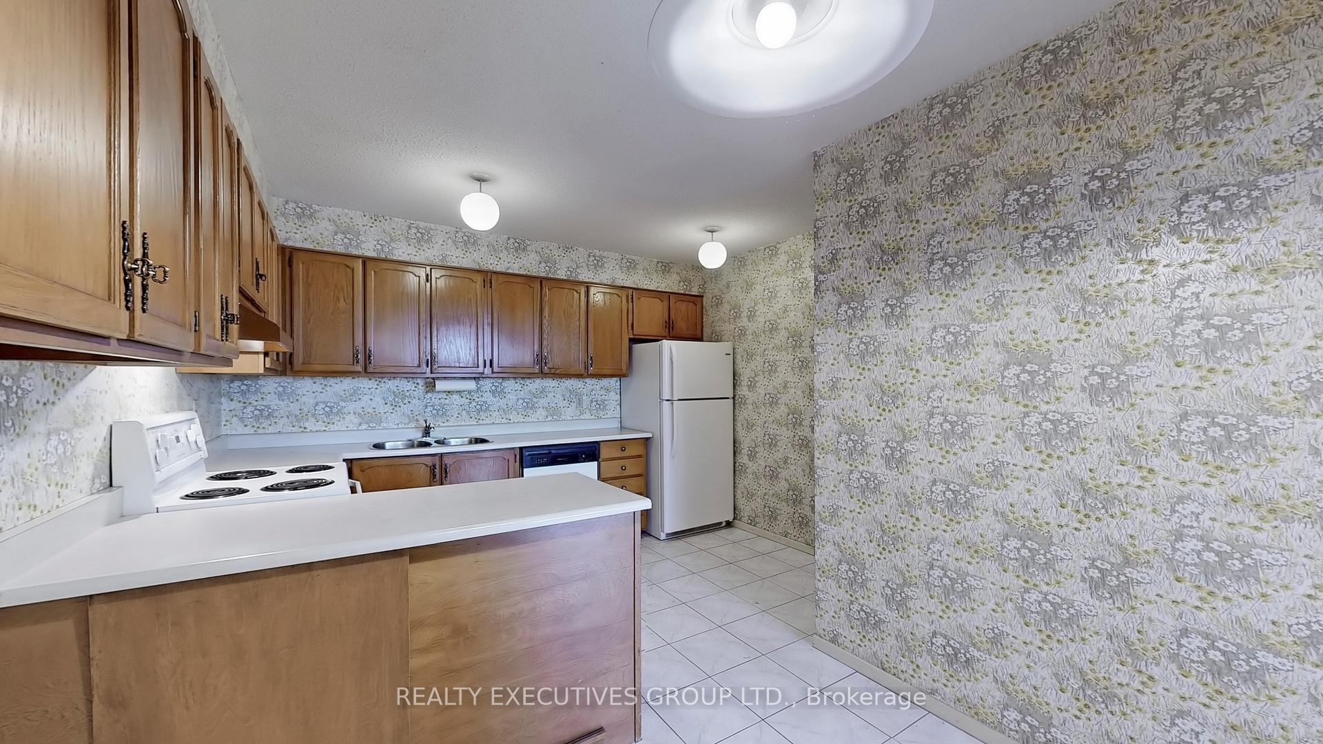 Photo 11 of Unit 1807, 8111 Yonge Street, Markham, Royal Orchard — HOMEH