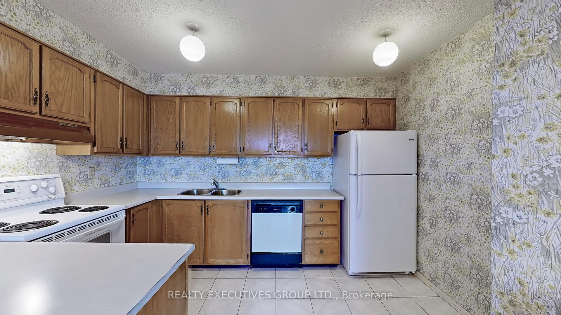 Photo 12 of Unit 1807, 8111 Yonge Street, Markham, Royal Orchard — HOMEH