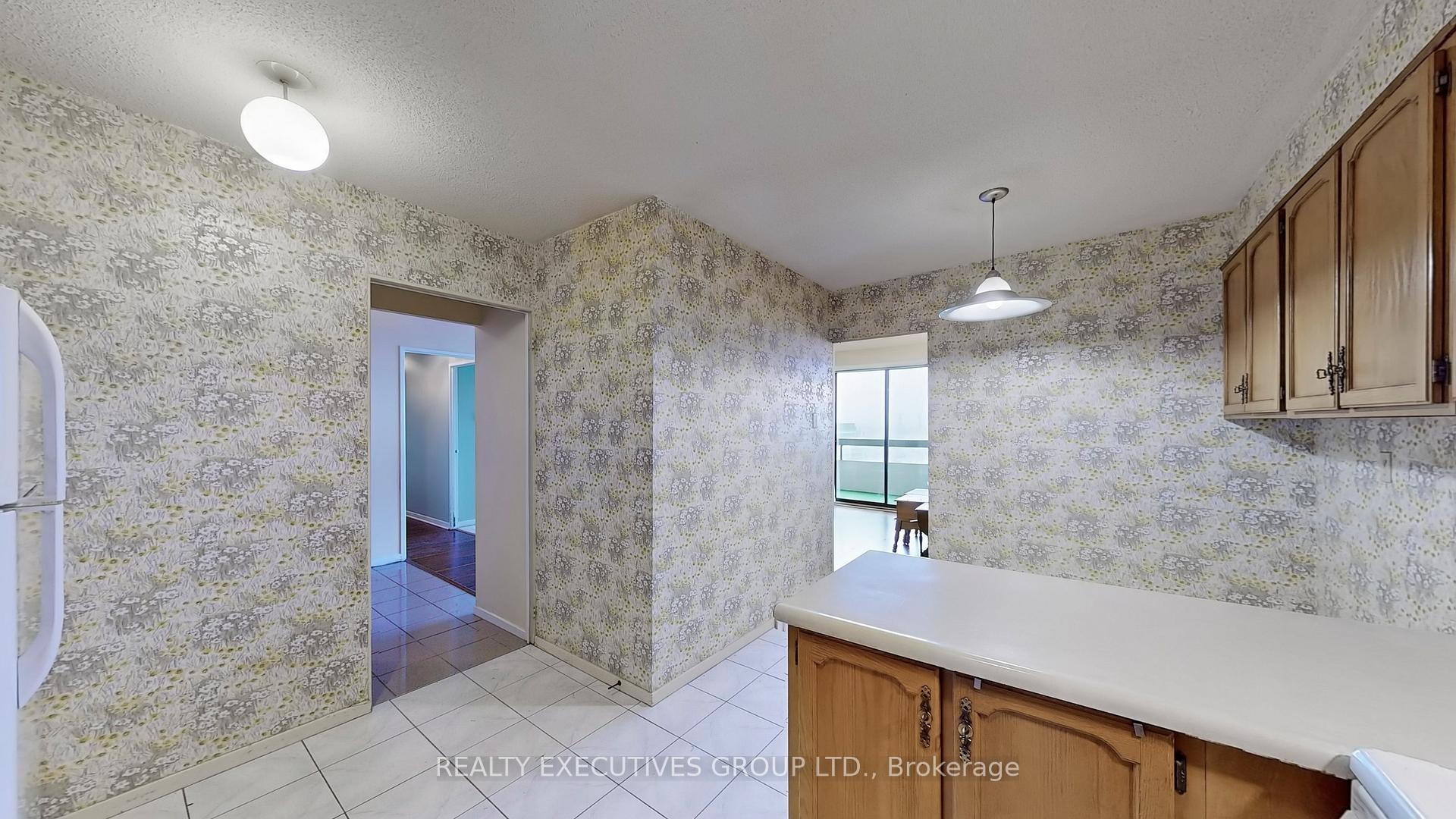 Photo 14 of Unit 1807, 8111 Yonge Street, Markham, Royal Orchard — HOMEH