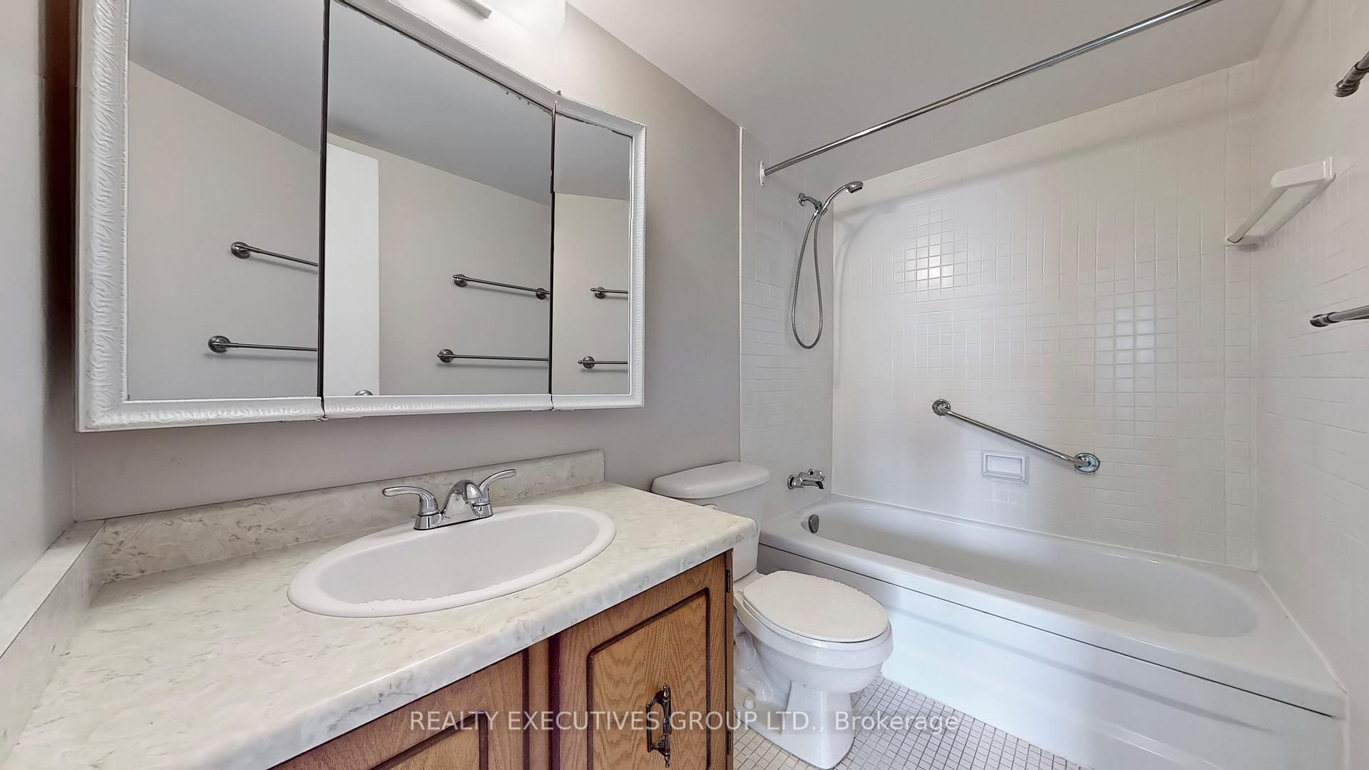 Photo 17 of Unit 1807, 8111 Yonge Street, Markham, Royal Orchard — HOMEH