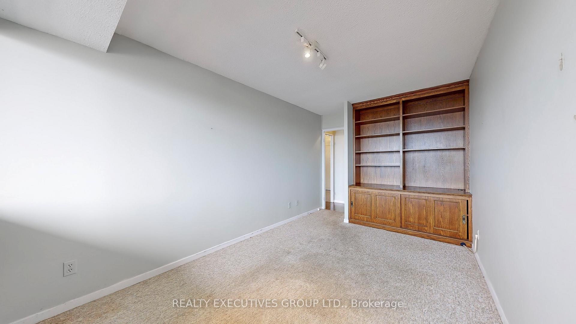 Photo 20 of Unit 1807, 8111 Yonge Street, Markham, Royal Orchard — HOMEH