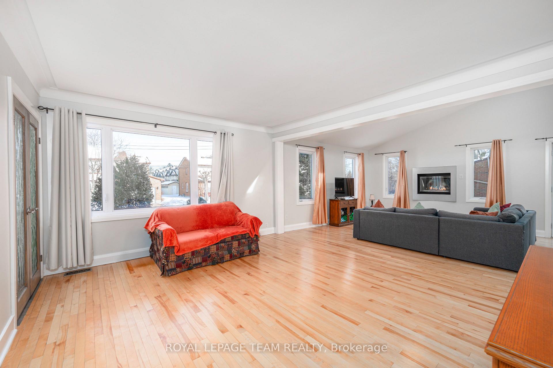 Photo 4 of 1142 Thibault Street, Ottawa, Cyrville — HOMEH