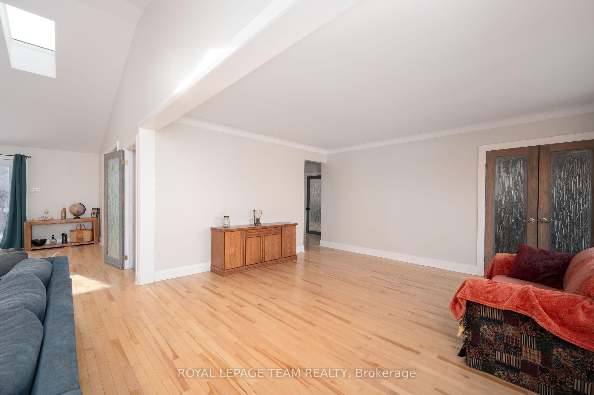 Photo 7 of 1142 Thibault Street, Ottawa, Cyrville — HOMEH