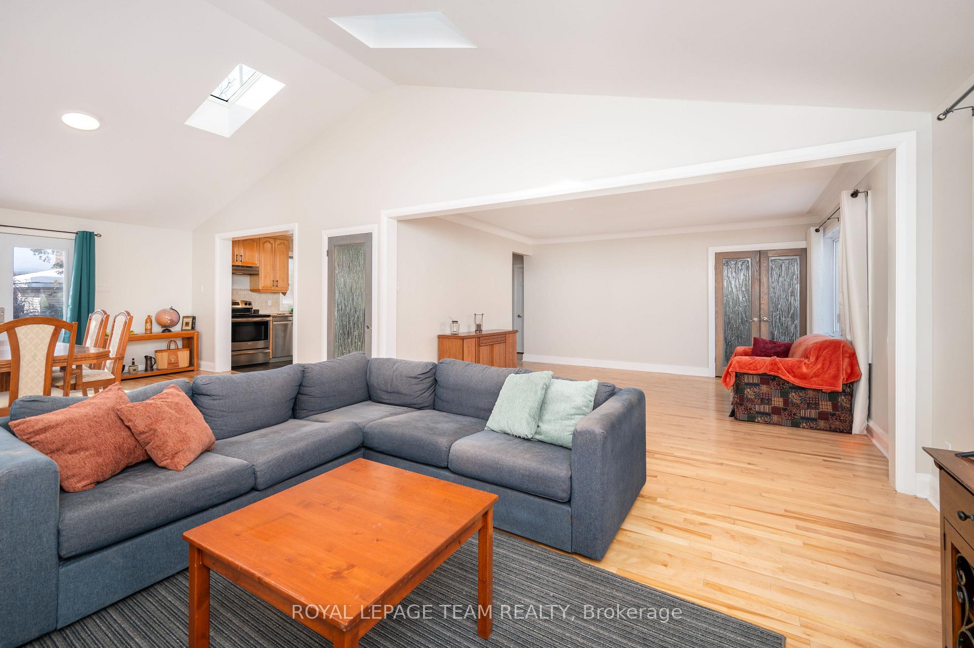 Photo 10 of 1142 Thibault Street, Ottawa, Cyrville — HOMEH