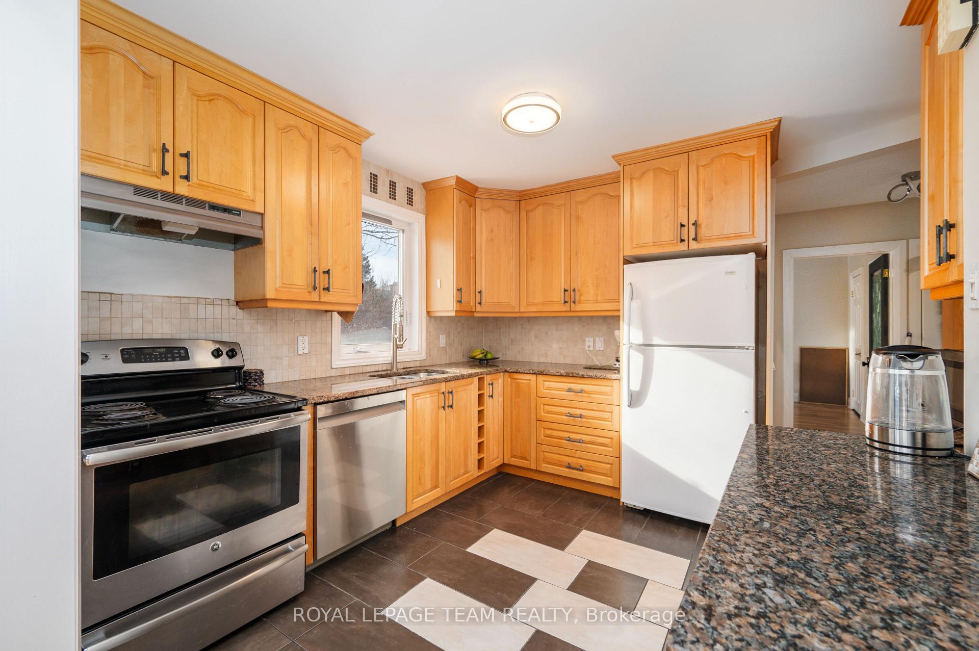 Photo 11 of 1142 Thibault Street, Ottawa, Cyrville — HOMEH