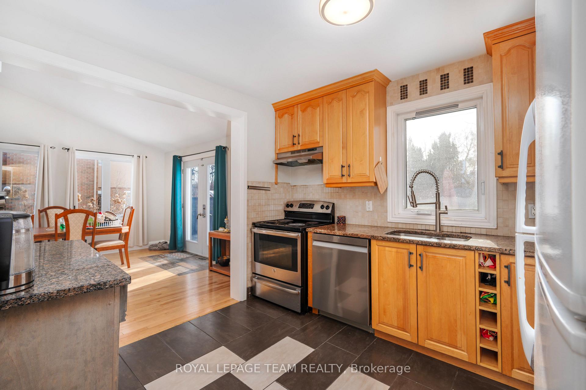 Photo 12 of 1142 Thibault Street, Ottawa, Cyrville — HOMEH