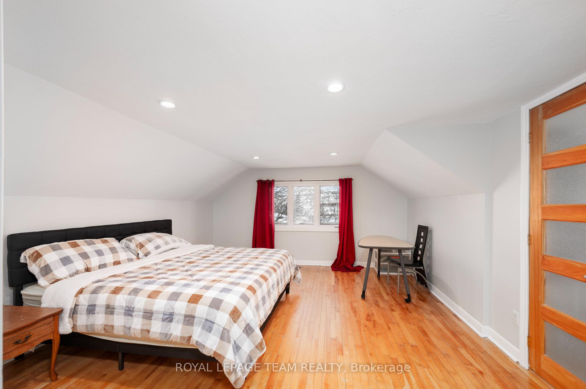 Photo 20 of 1142 Thibault Street, Ottawa, Cyrville — HOMEH