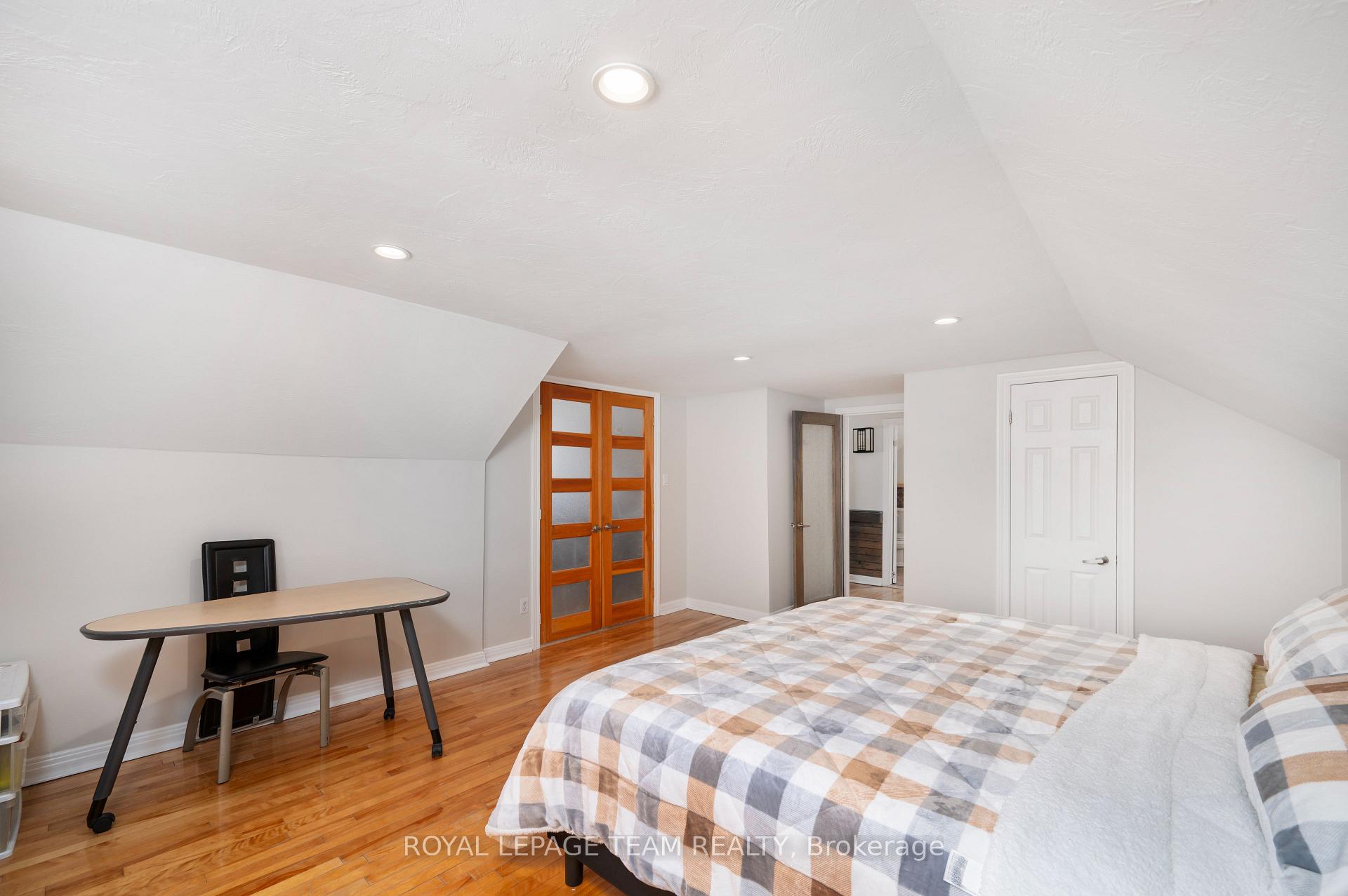 Photo 23 of 1142 Thibault Street, Ottawa, Cyrville — HOMEH