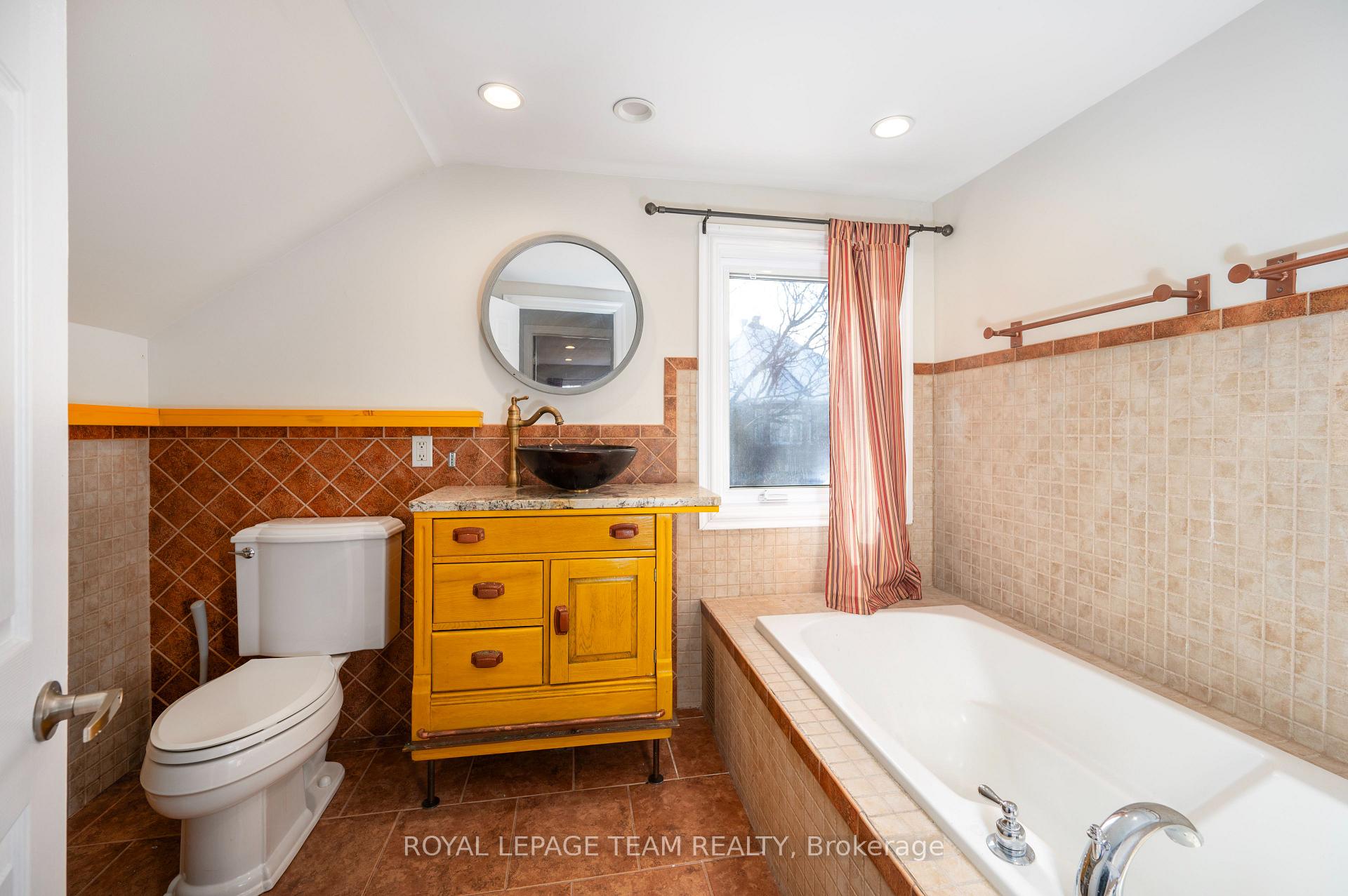 Photo 25 of 1142 Thibault Street, Ottawa, Cyrville — HOMEH