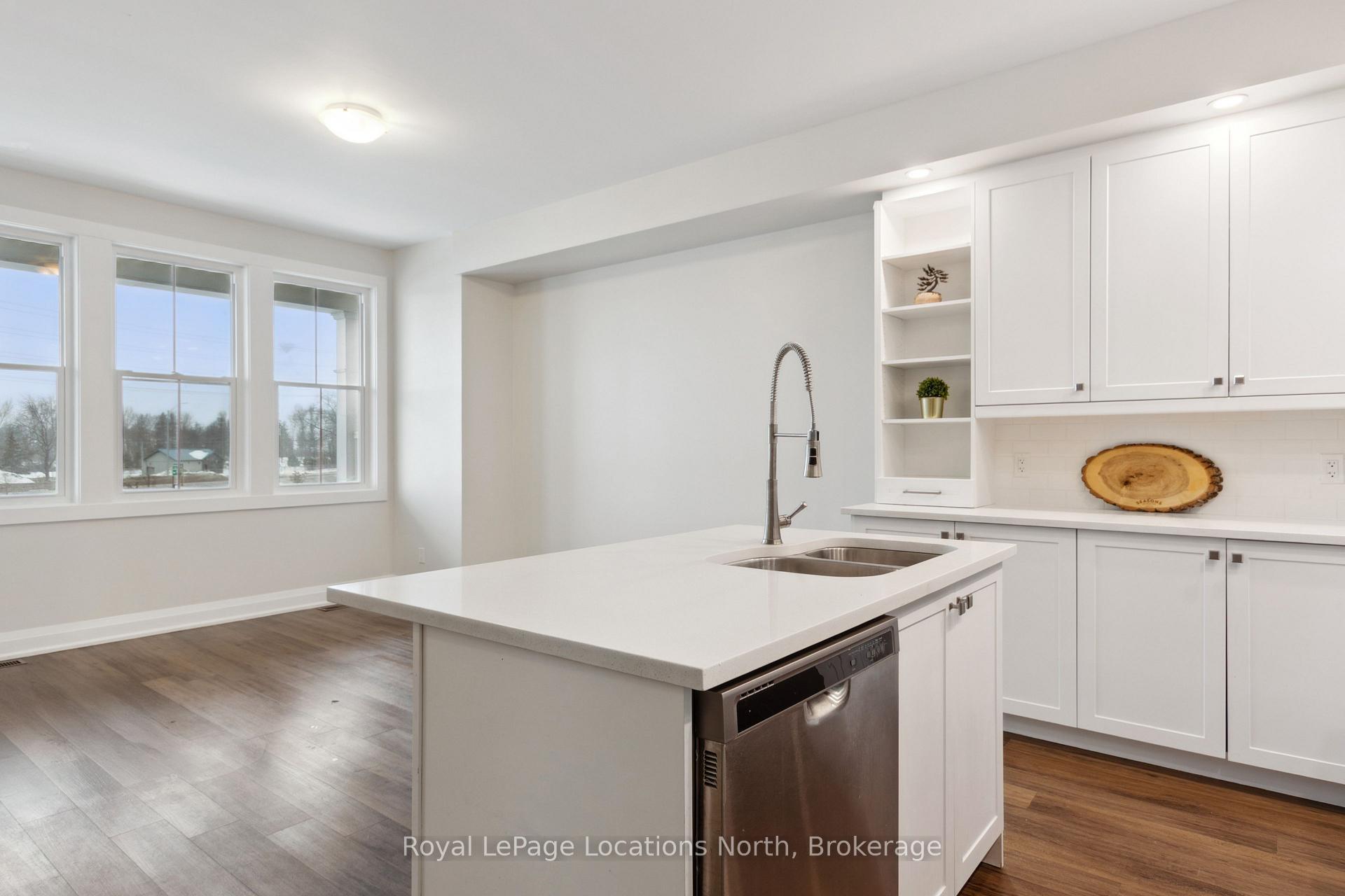 Photo 5 of 39 Julia Crescent, Midland — HOMEH