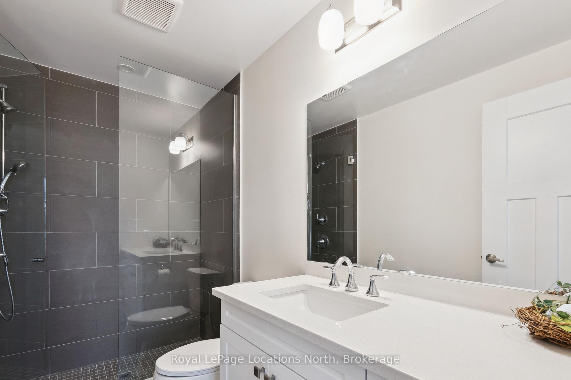 Photo 14 of 39 Julia Crescent, Midland — HOMEH