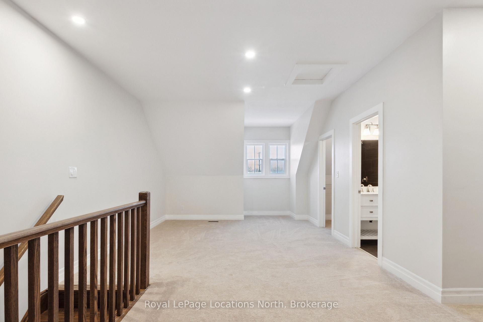 Photo 15 of 39 Julia Crescent, Midland — HOMEH