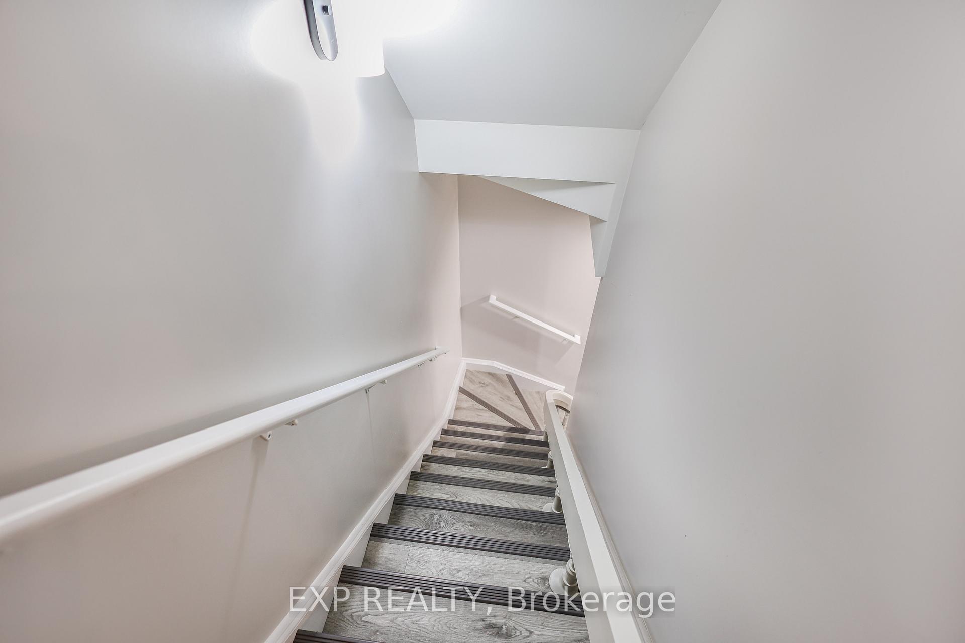 Photo 17 of Unit 17, 52 Postoaks Drive, Hamilton, Twenty Place — HOMEH