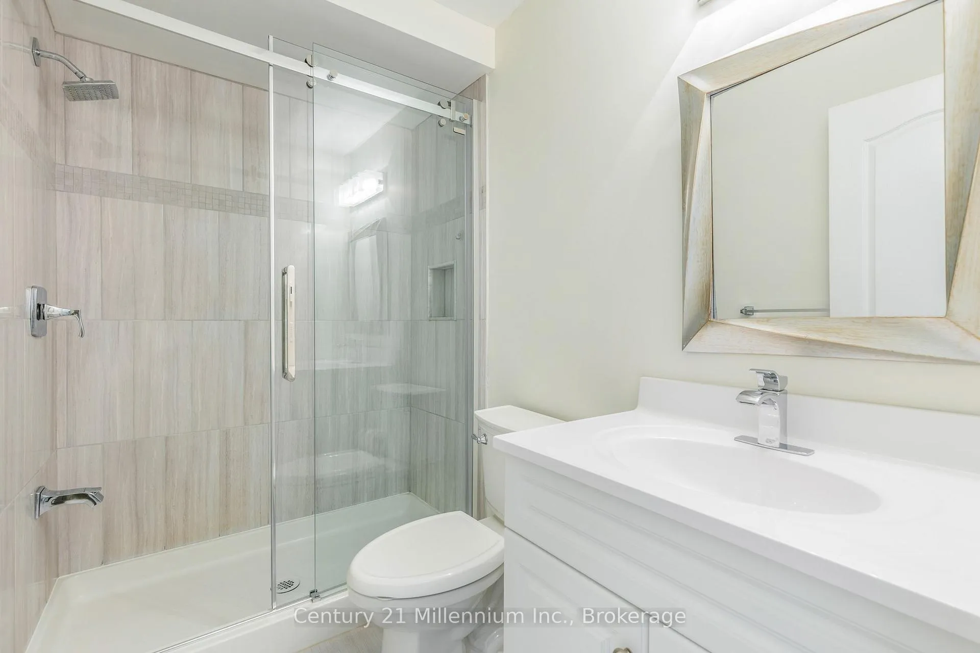 Photo 16 of 15 Cranberry Quay, Collingwood — HOMEH