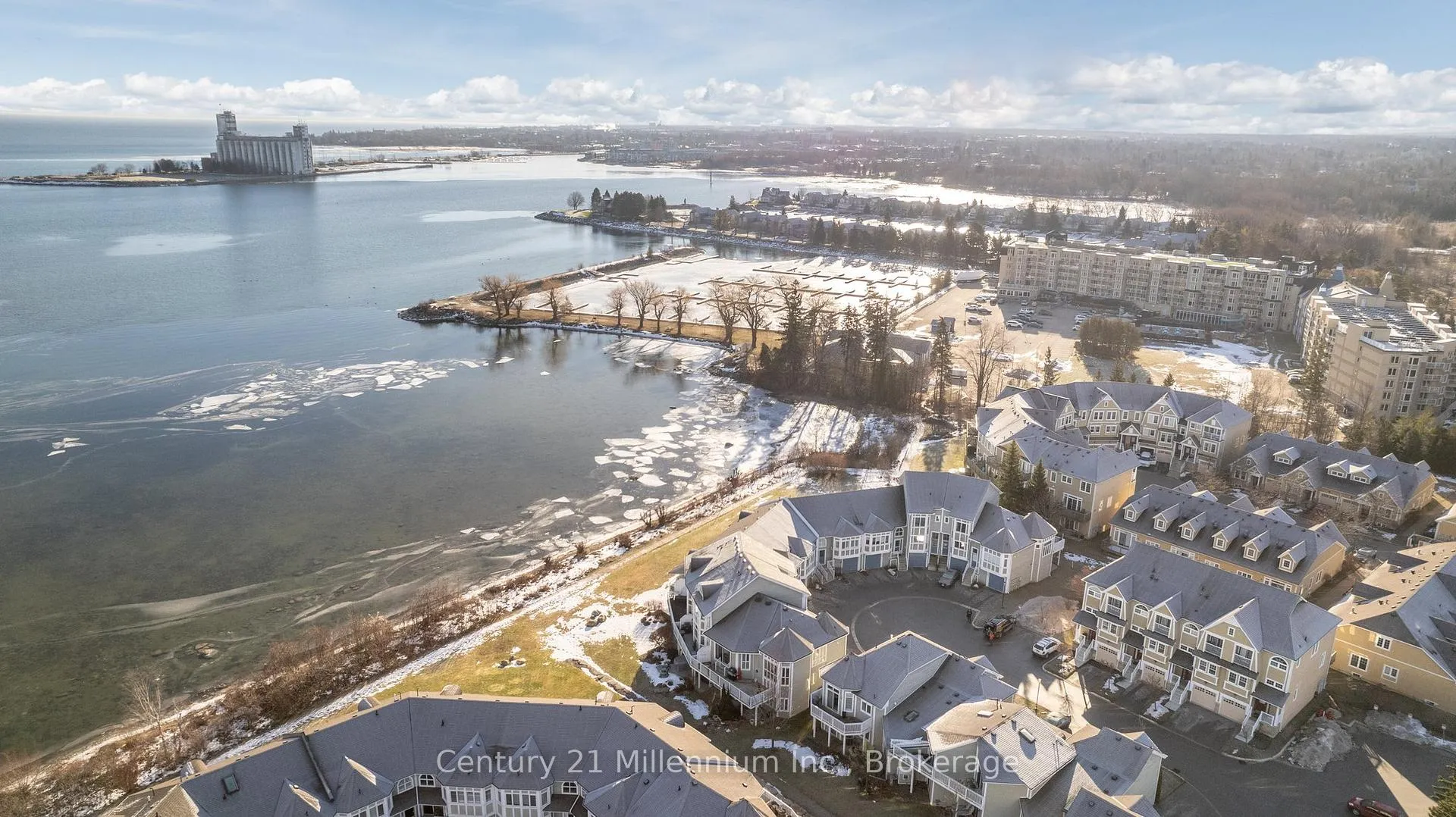 Photo 25 of 15 Cranberry Quay, Collingwood — HOMEH