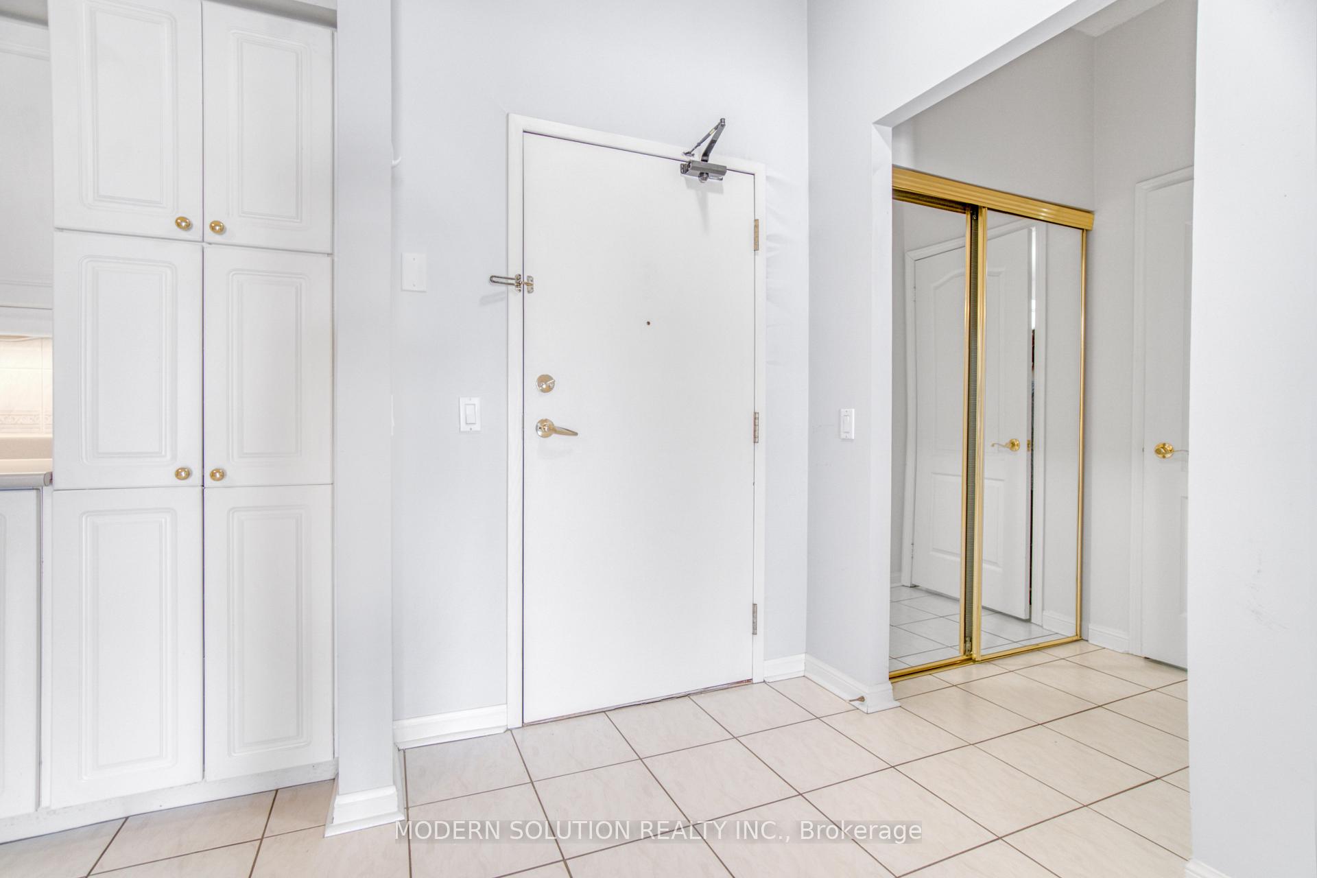 Photo 4 of Unit 111, 2506 Rutherford Road, Vaughan, Maple — HOMEH