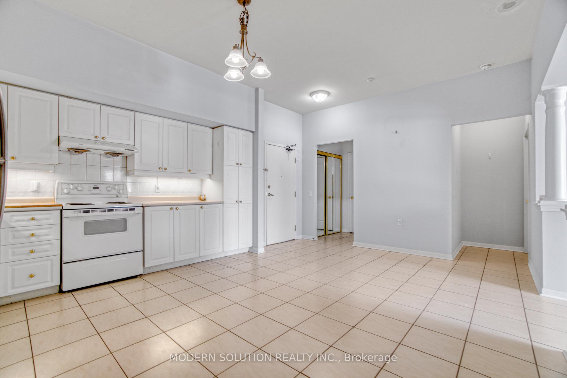 Photo 8 of Unit 111, 2506 Rutherford Road, Vaughan, Maple — HOMEH