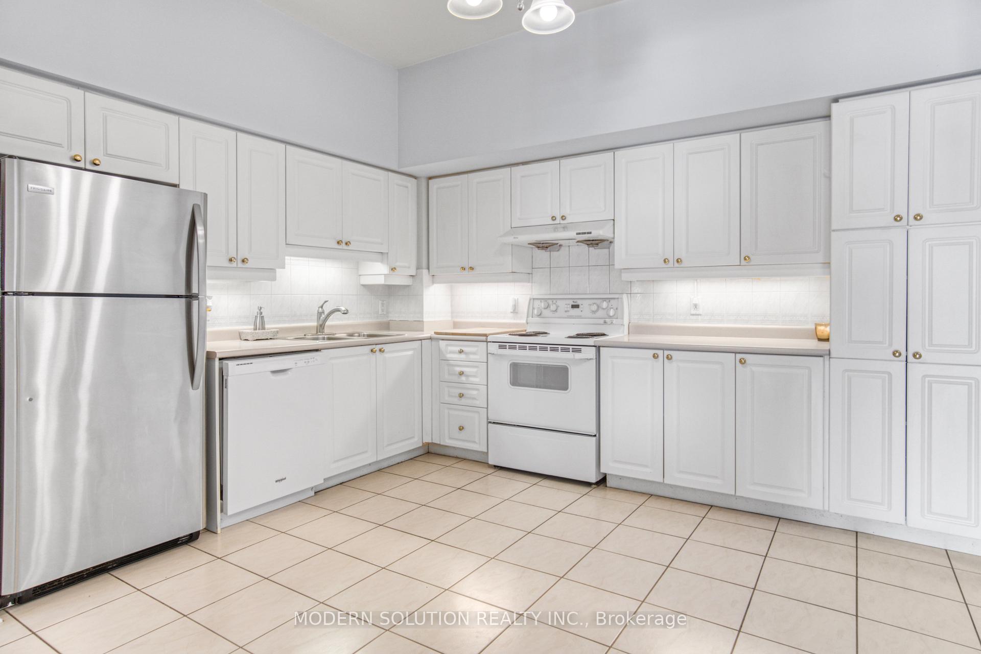 Photo 9 of Unit 111, 2506 Rutherford Road, Vaughan, Maple — HOMEH