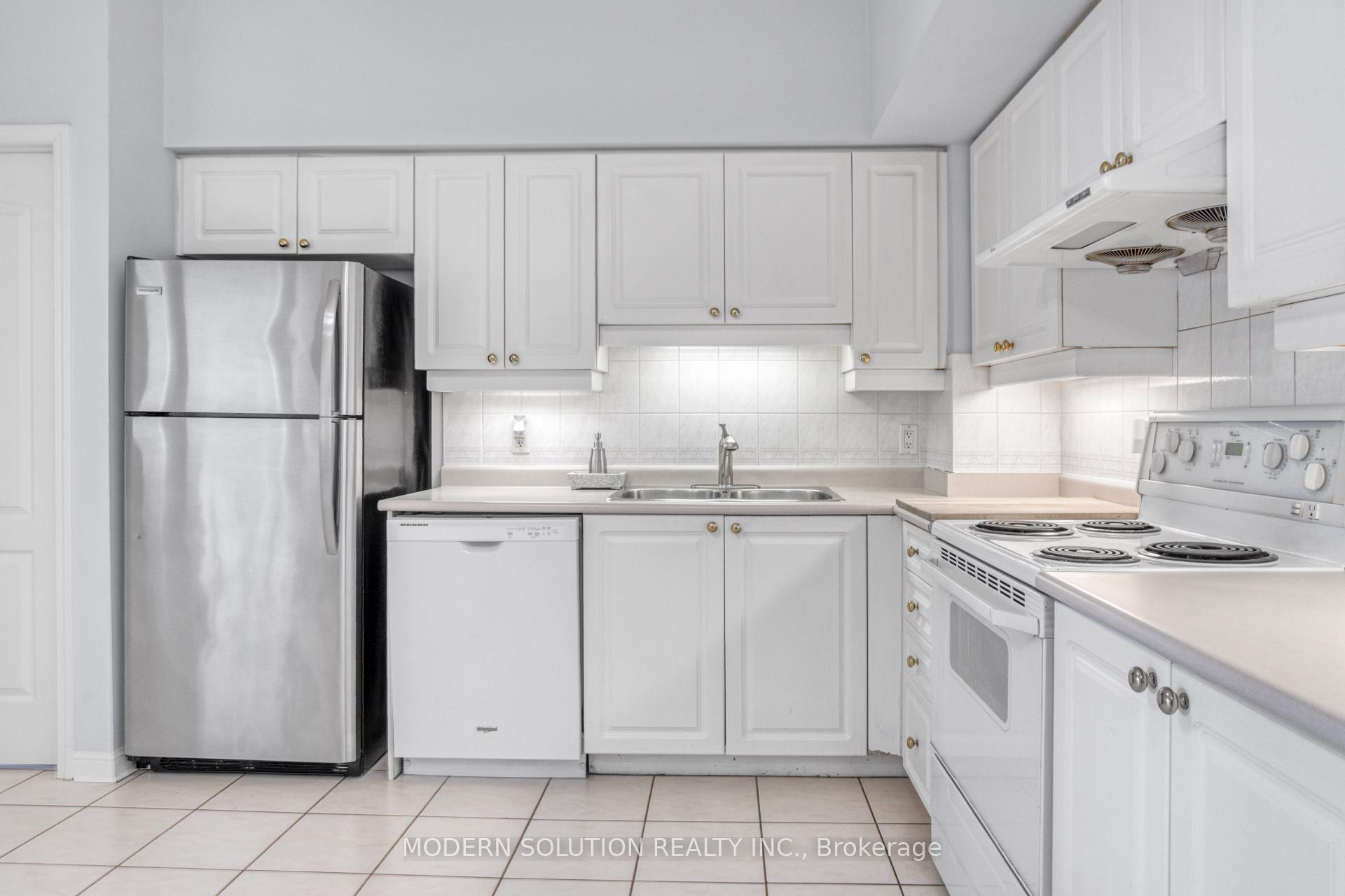 Photo 10 of Unit 111, 2506 Rutherford Road, Vaughan, Maple — HOMEH