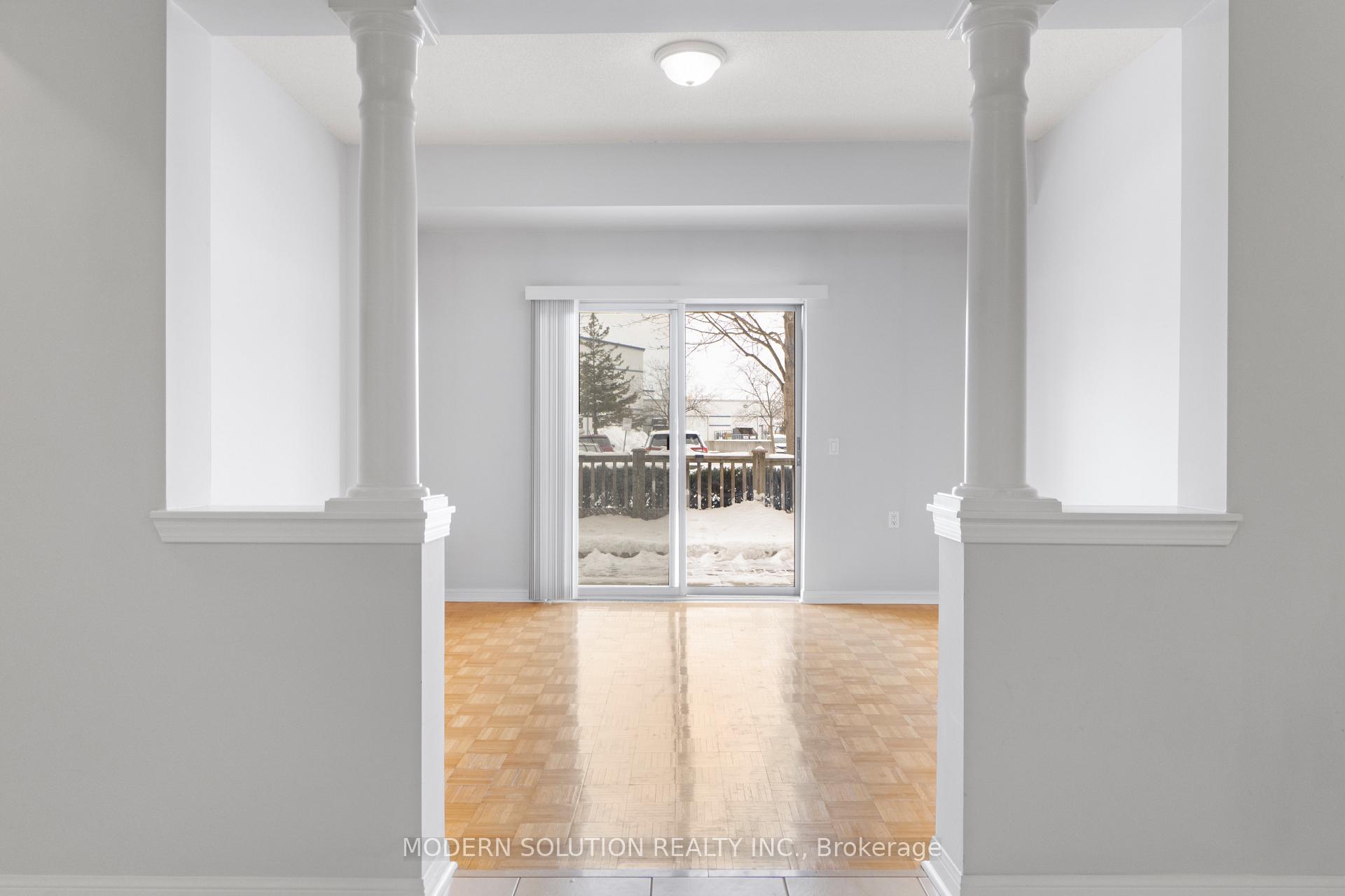 Photo 11 of Unit 111, 2506 Rutherford Road, Vaughan, Maple — HOMEH