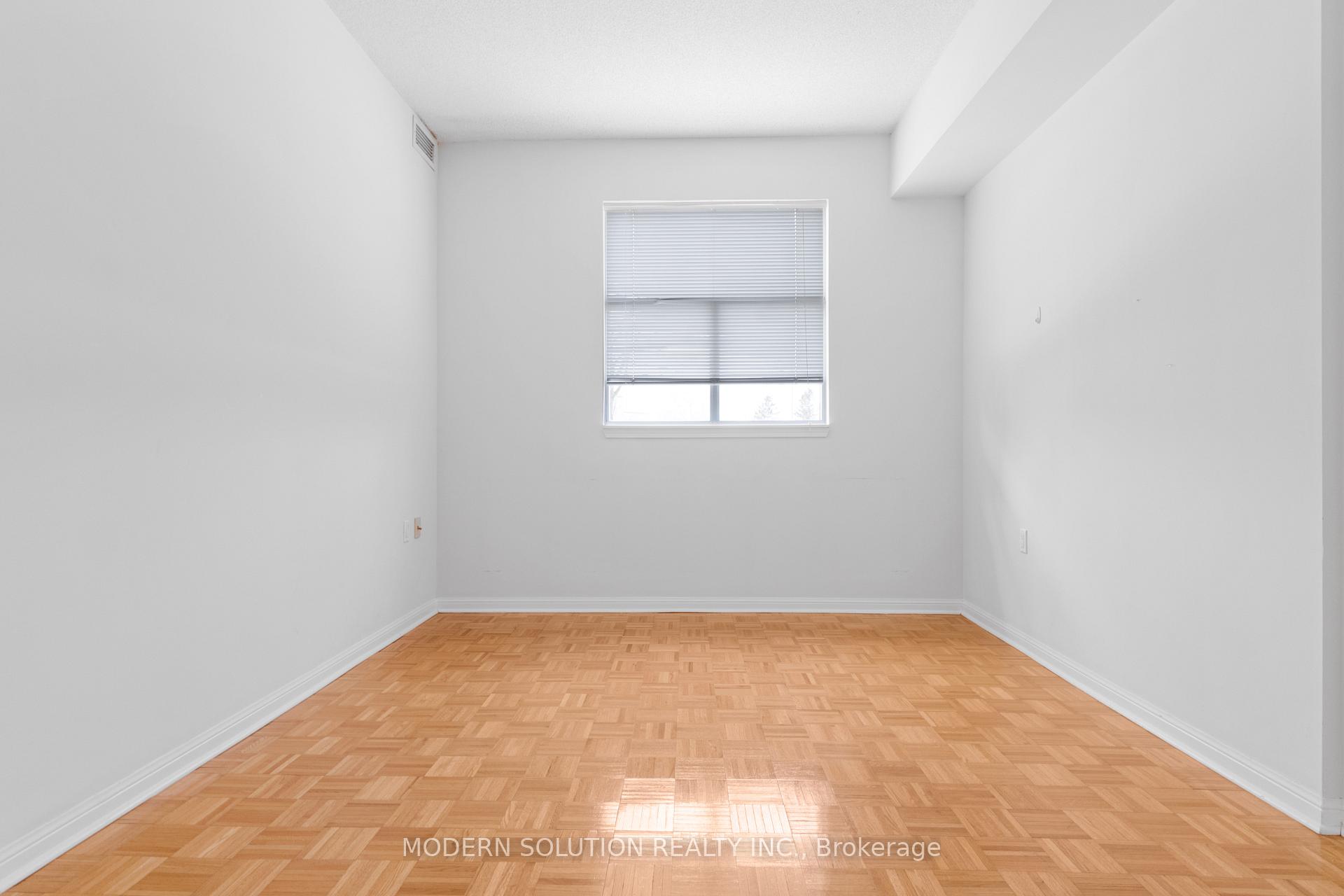Photo 17 of Unit 111, 2506 Rutherford Road, Vaughan, Maple — HOMEH