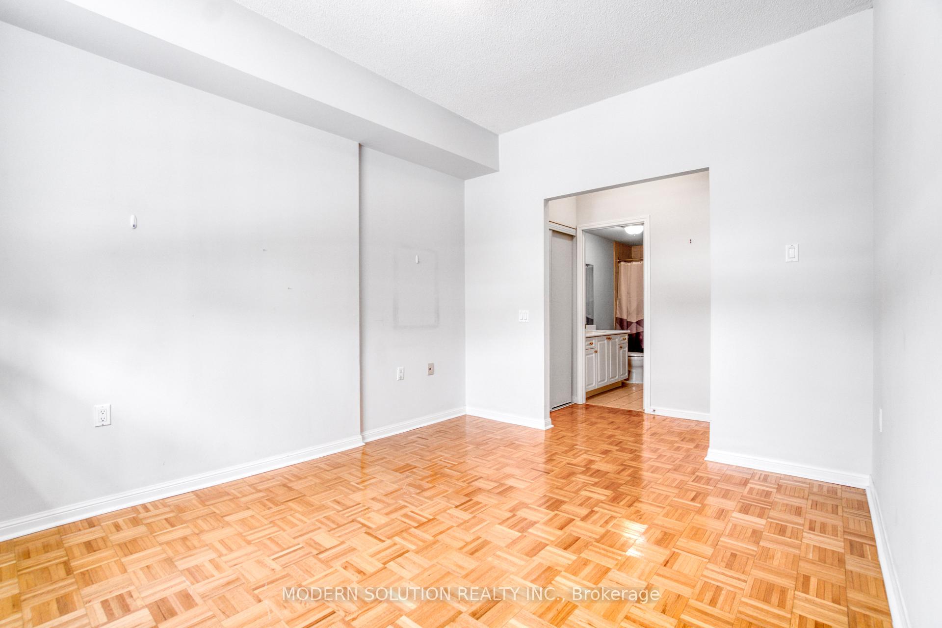 Photo 19 of Unit 111, 2506 Rutherford Road, Vaughan, Maple — HOMEH