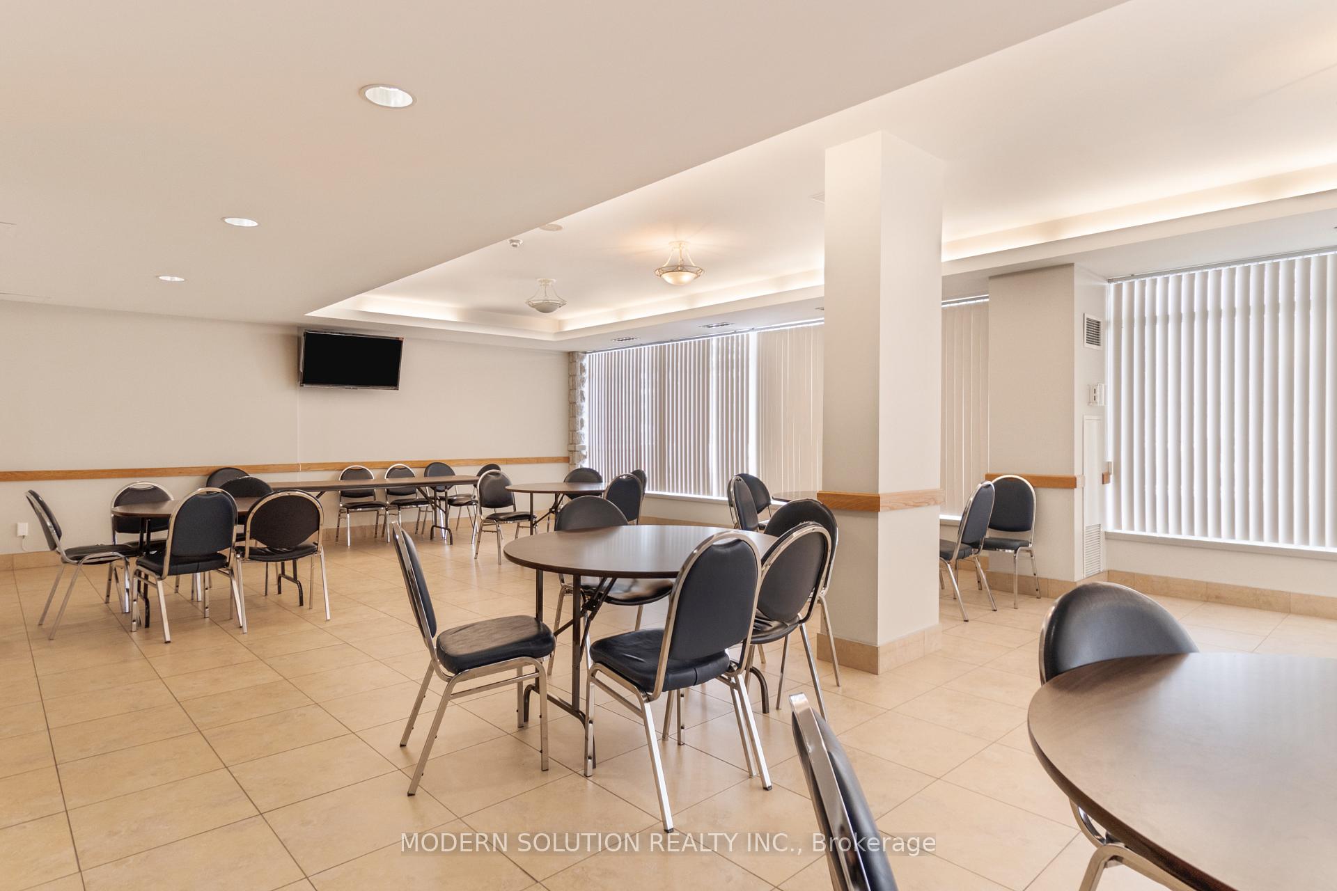 Photo 31 of Unit 111, 2506 Rutherford Road, Vaughan, Maple — HOMEH