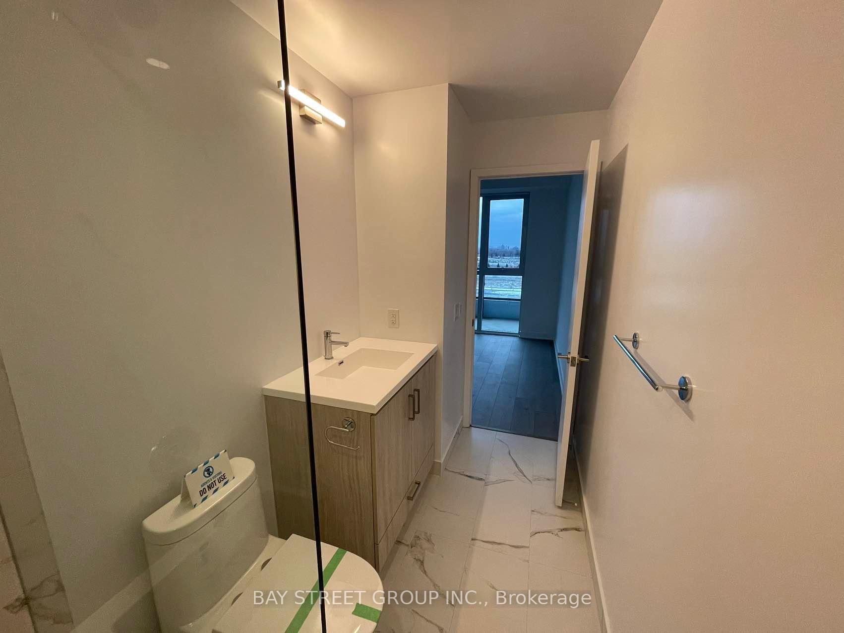 Photo 5 of Unit 910, 10 Honeycrisp Crescent, Vaughan, Vaughan Corporate Centre — HOMEH