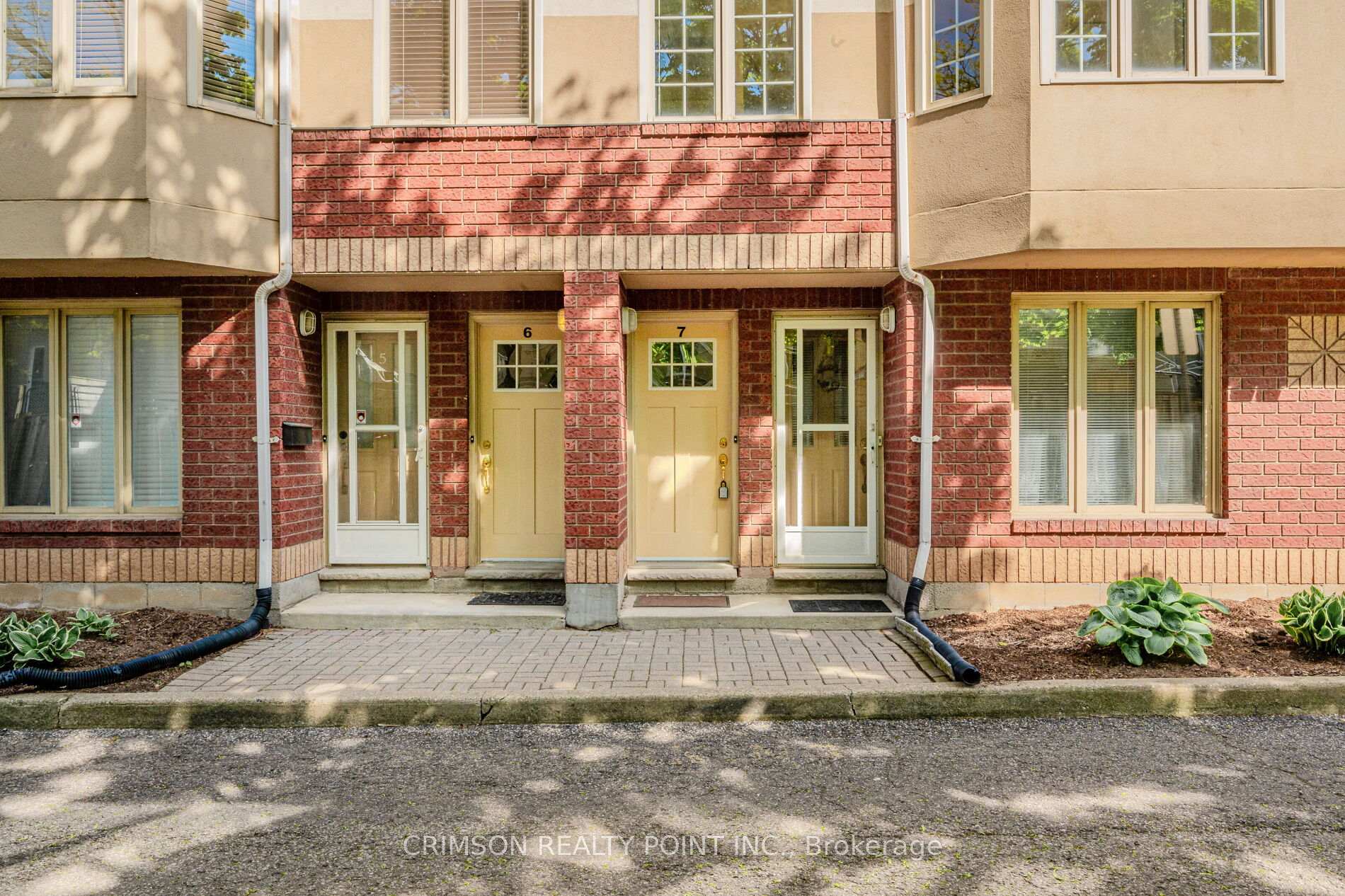 Front of Unit 7, 266 Limeridge Road E