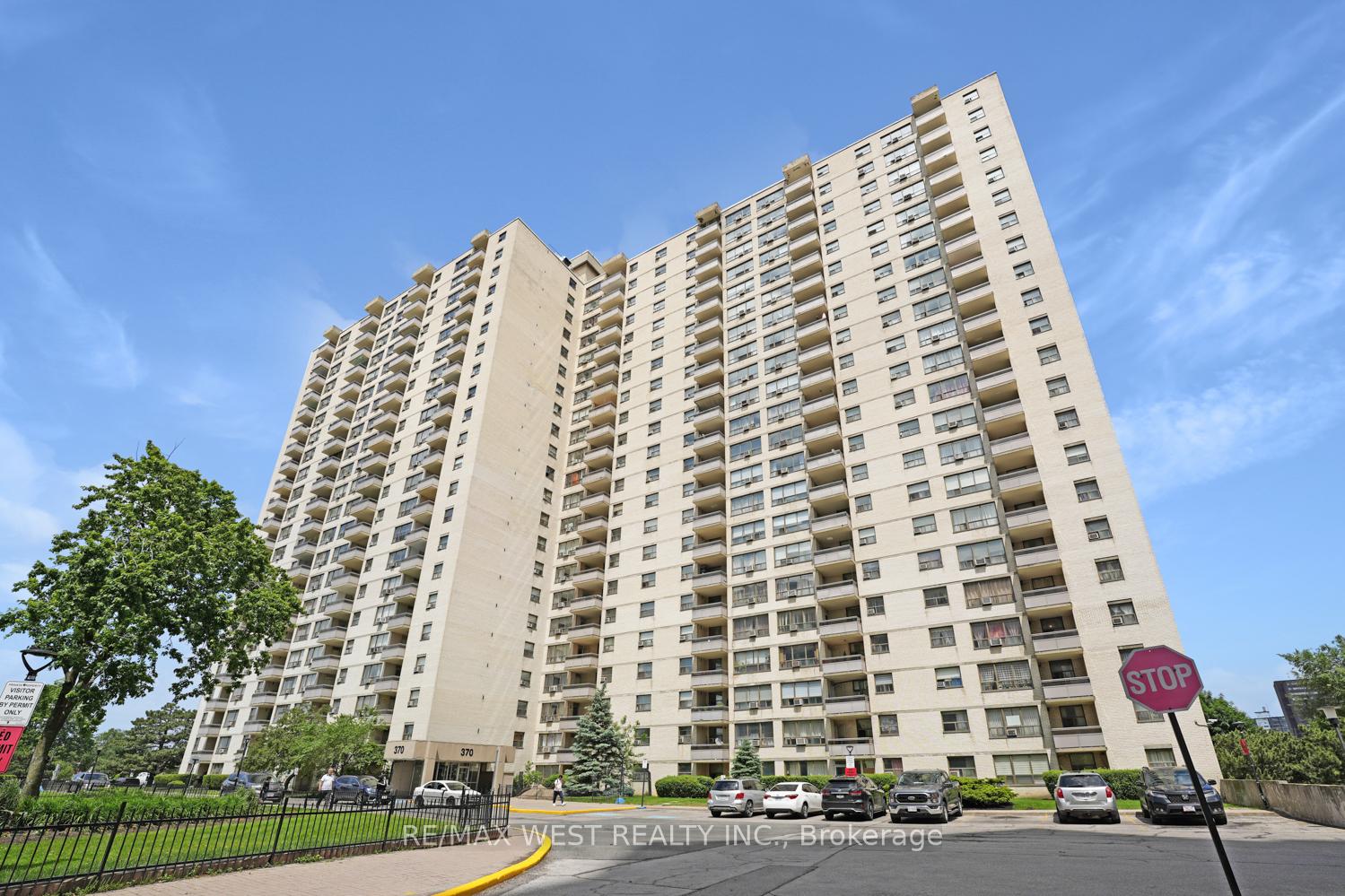Front of Unit 1410, 370 Dixon Road
