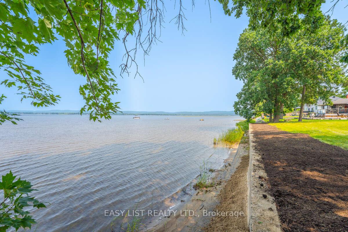Photo 2 of 910 Bayview Drive, Ottawa, Constance Bay — HOMEH