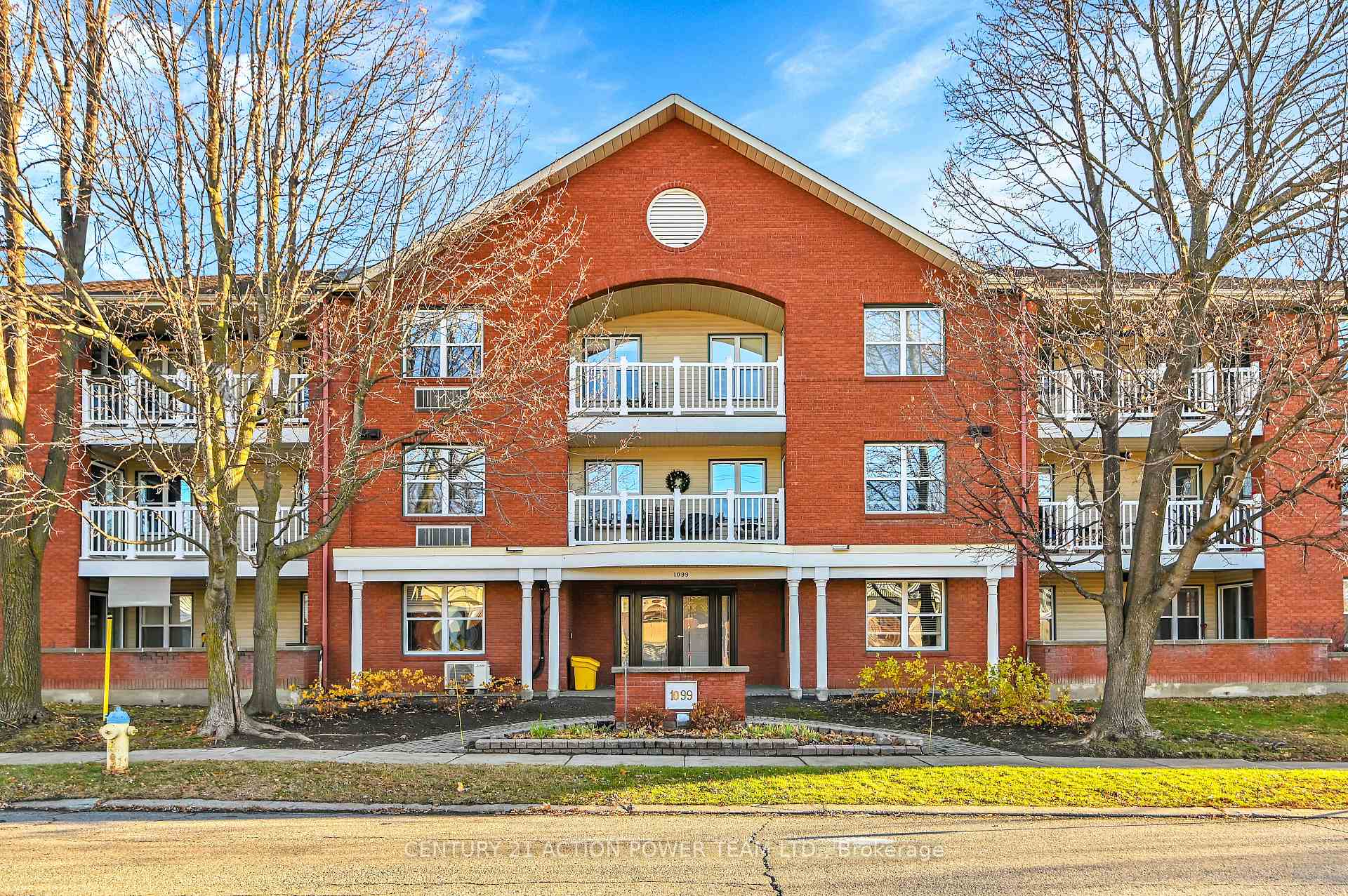 Front of Unit 113, 1099 Cadboro Road