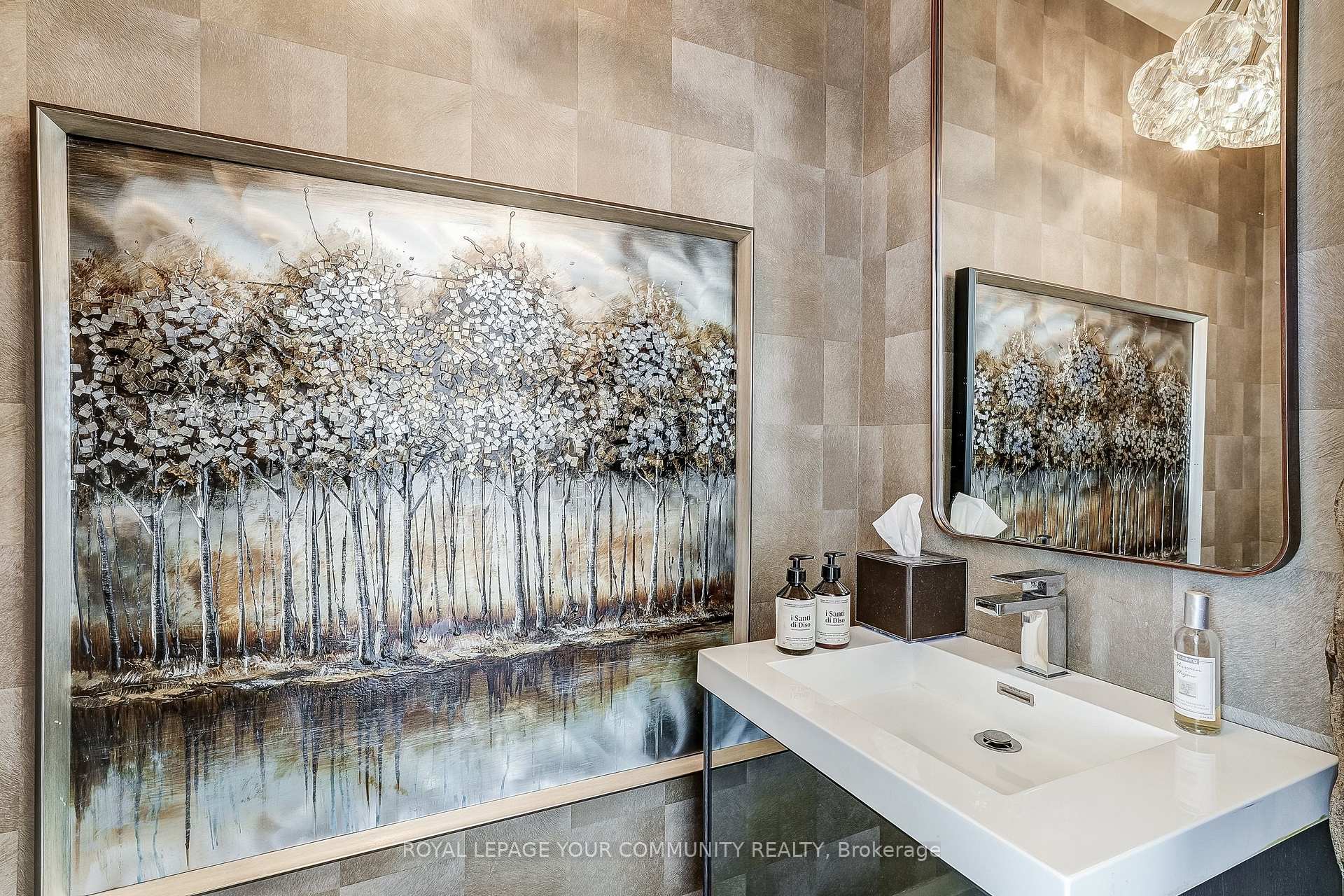 Photo 5 of Unit 402, 64 Wells Street, Aurora, Aurora Village — HOMEH